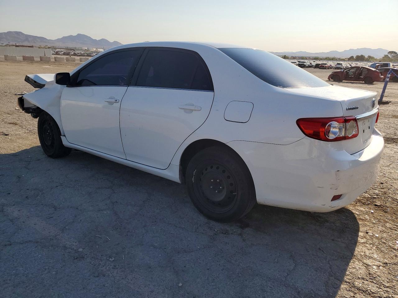 2013 Toyota Corolla White vin: 5YFBU4EE1DP159503