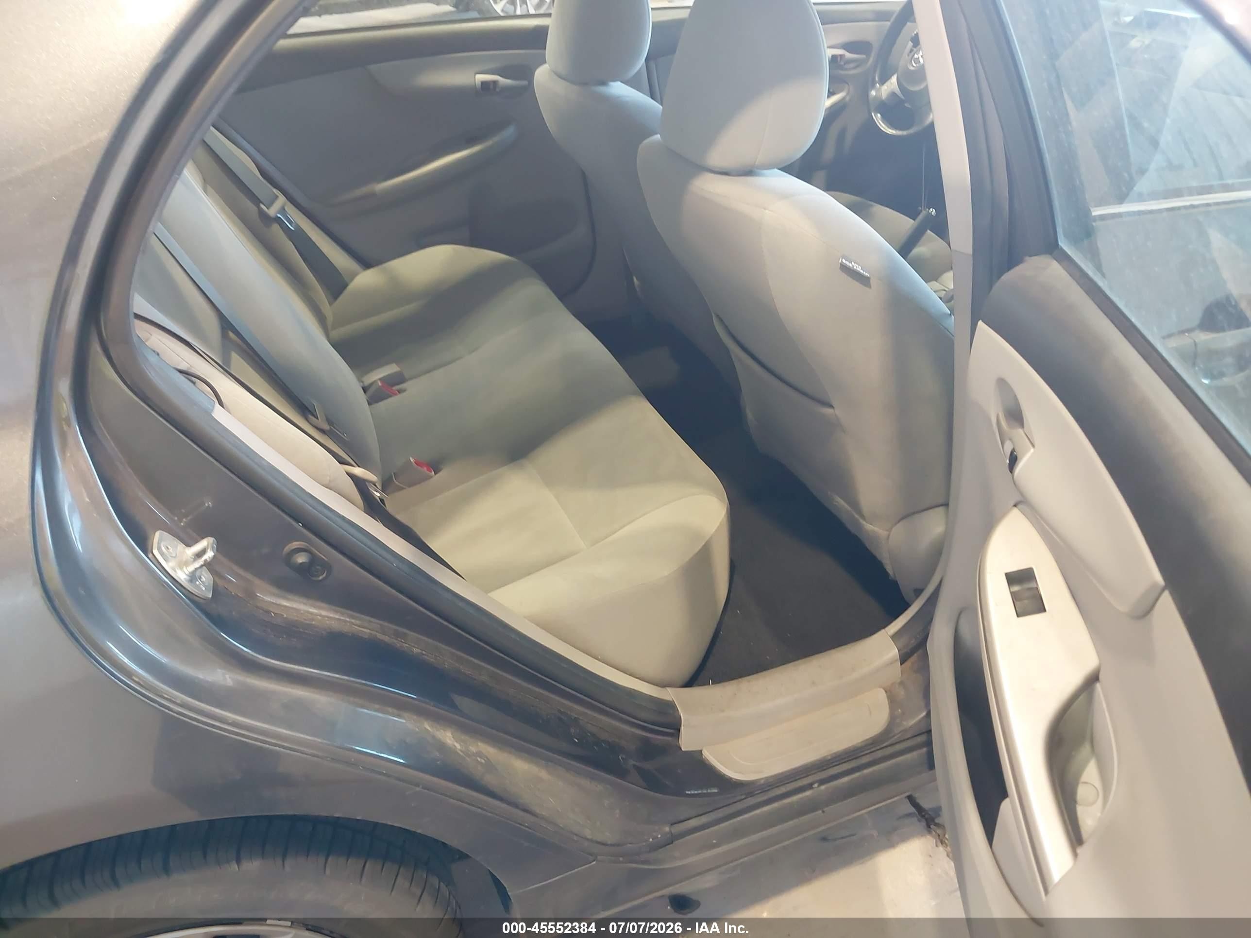 2013 Toyota Corolla Le Gray vin: 5YFBU4EE1DP159792