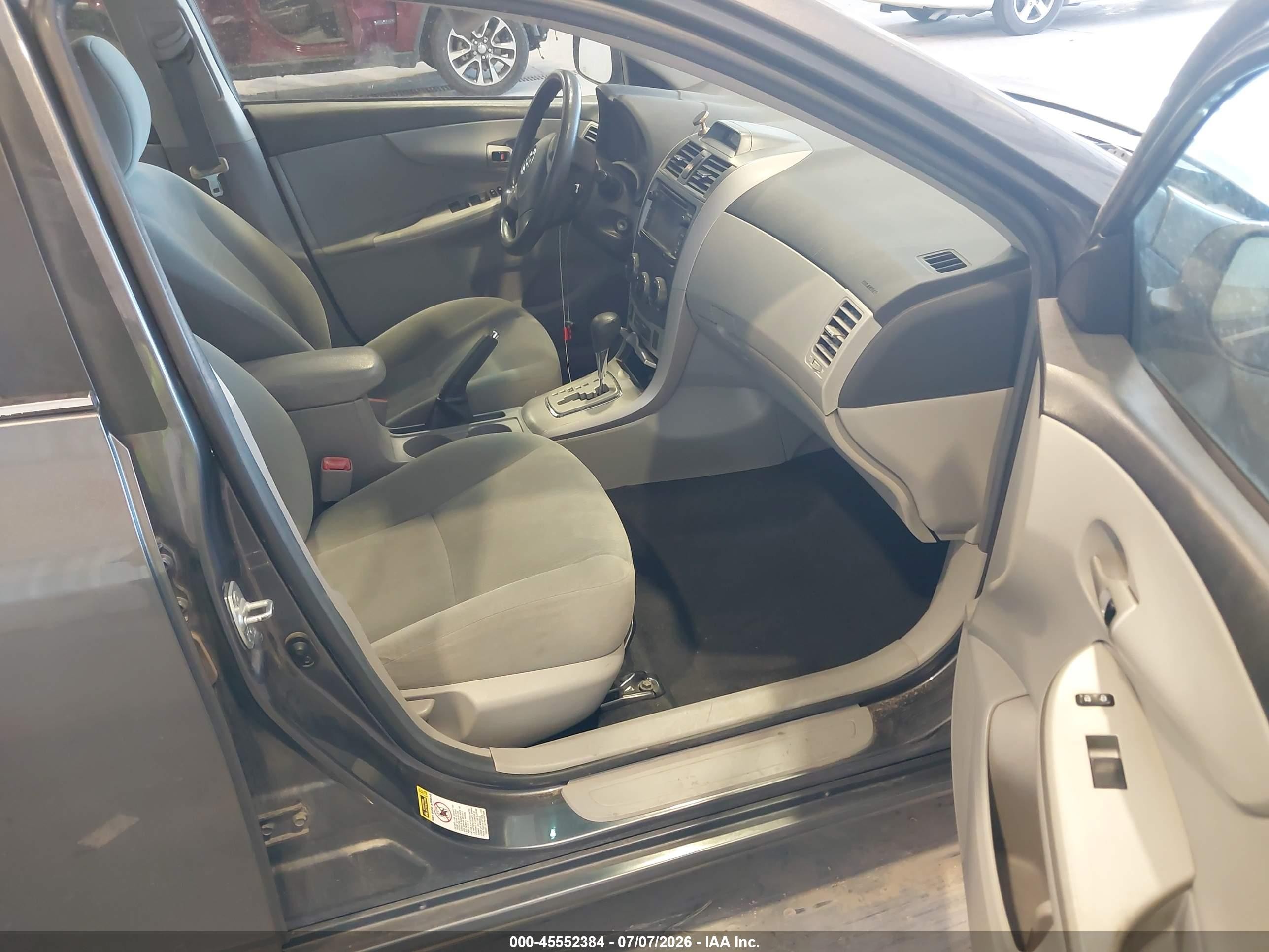 2013 Toyota Corolla Le Gray vin: 5YFBU4EE1DP159792