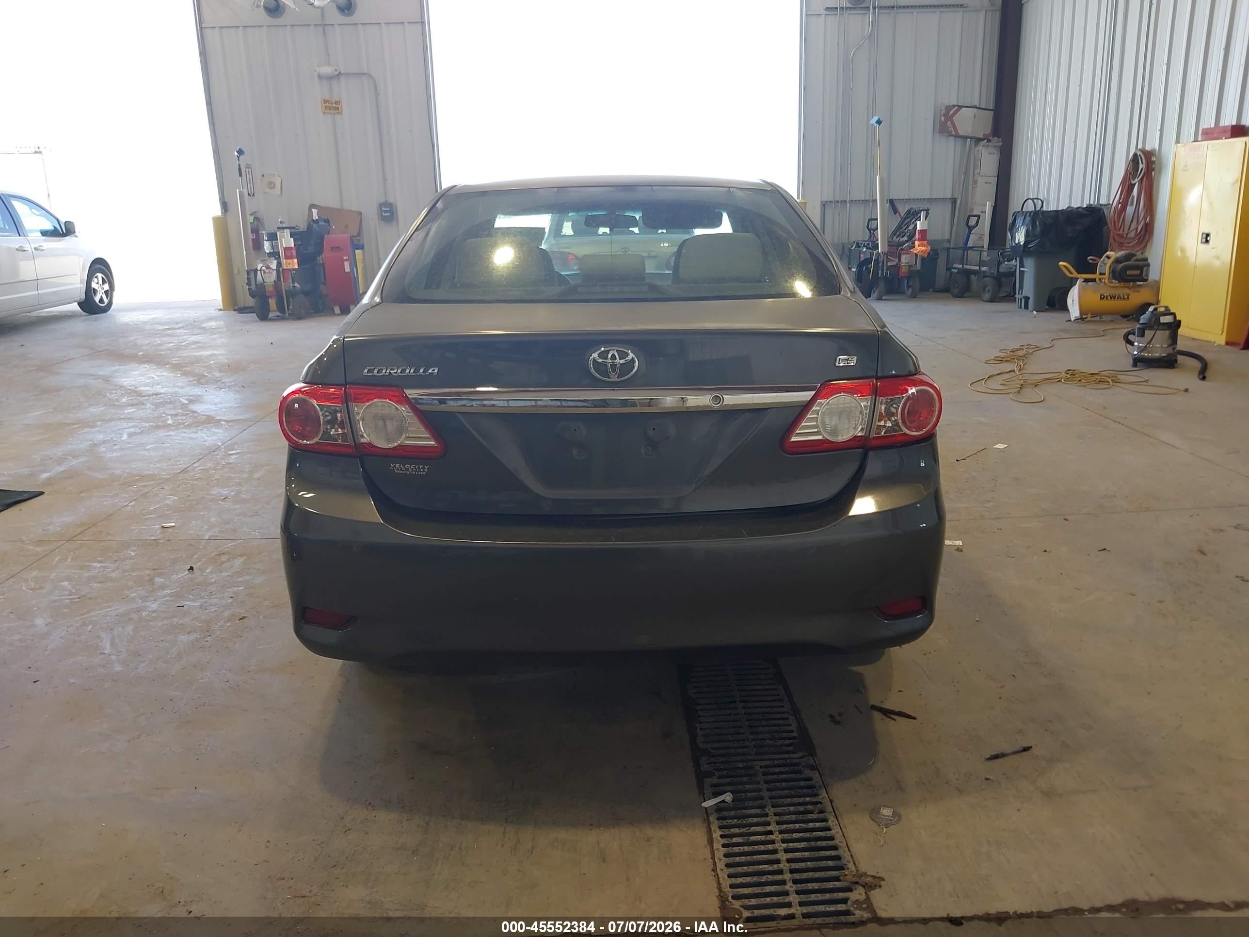 2013 Toyota Corolla Le Gray vin: 5YFBU4EE1DP159792