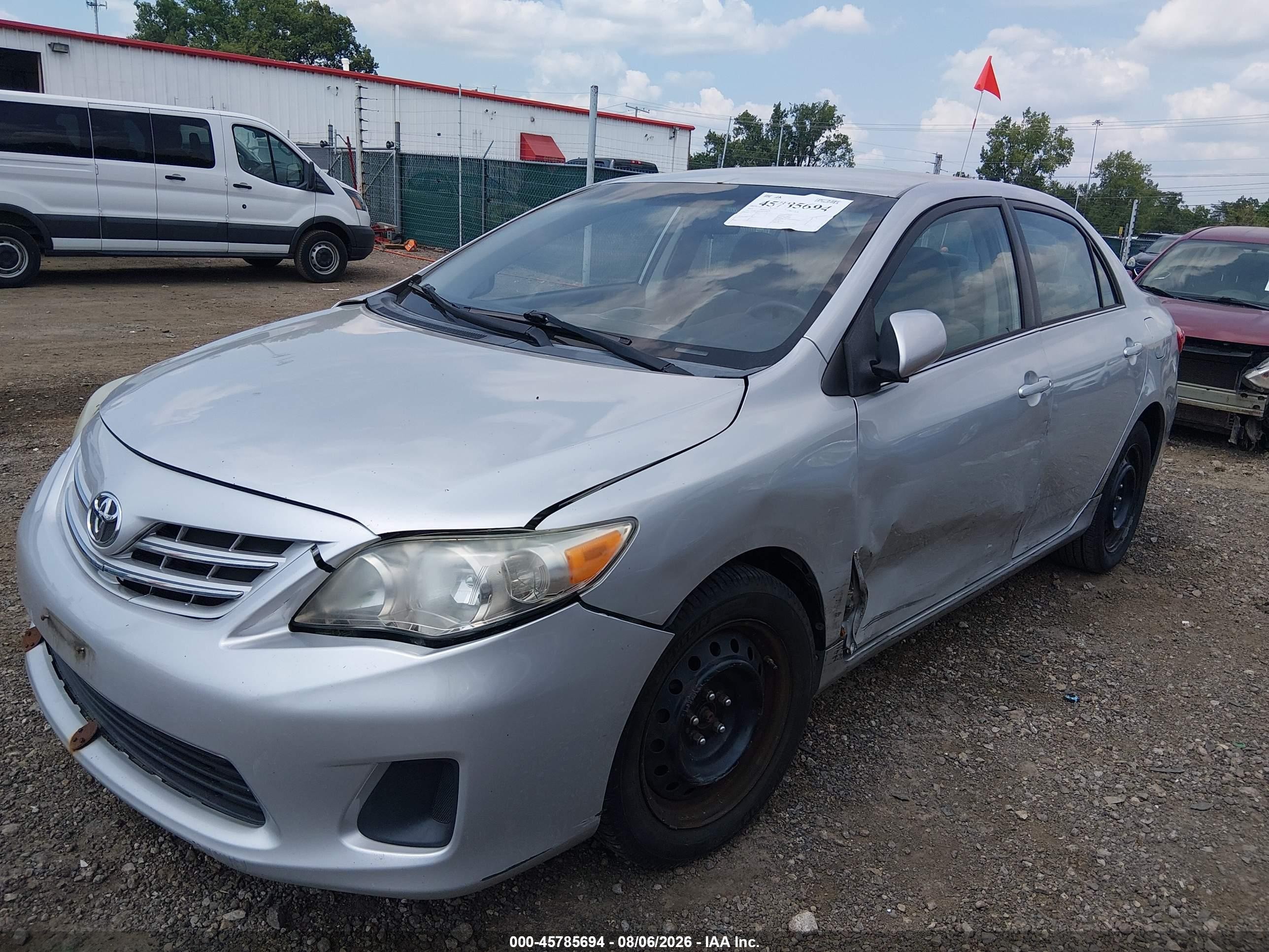 2013 Toyota Corolla Le Silver vin: 5YFBU4EE1DP166810