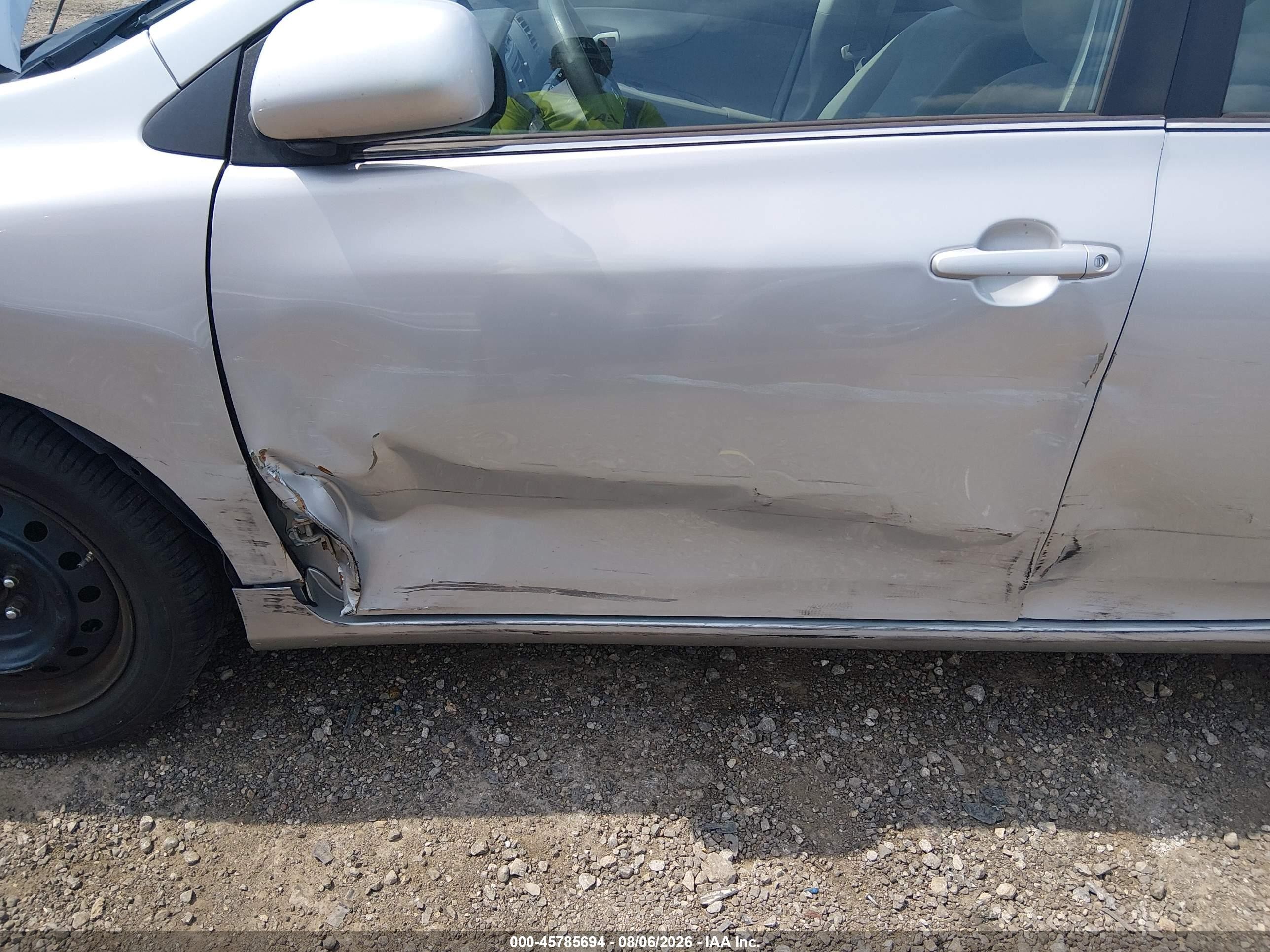 2013 Toyota Corolla Le Silver vin: 5YFBU4EE1DP166810