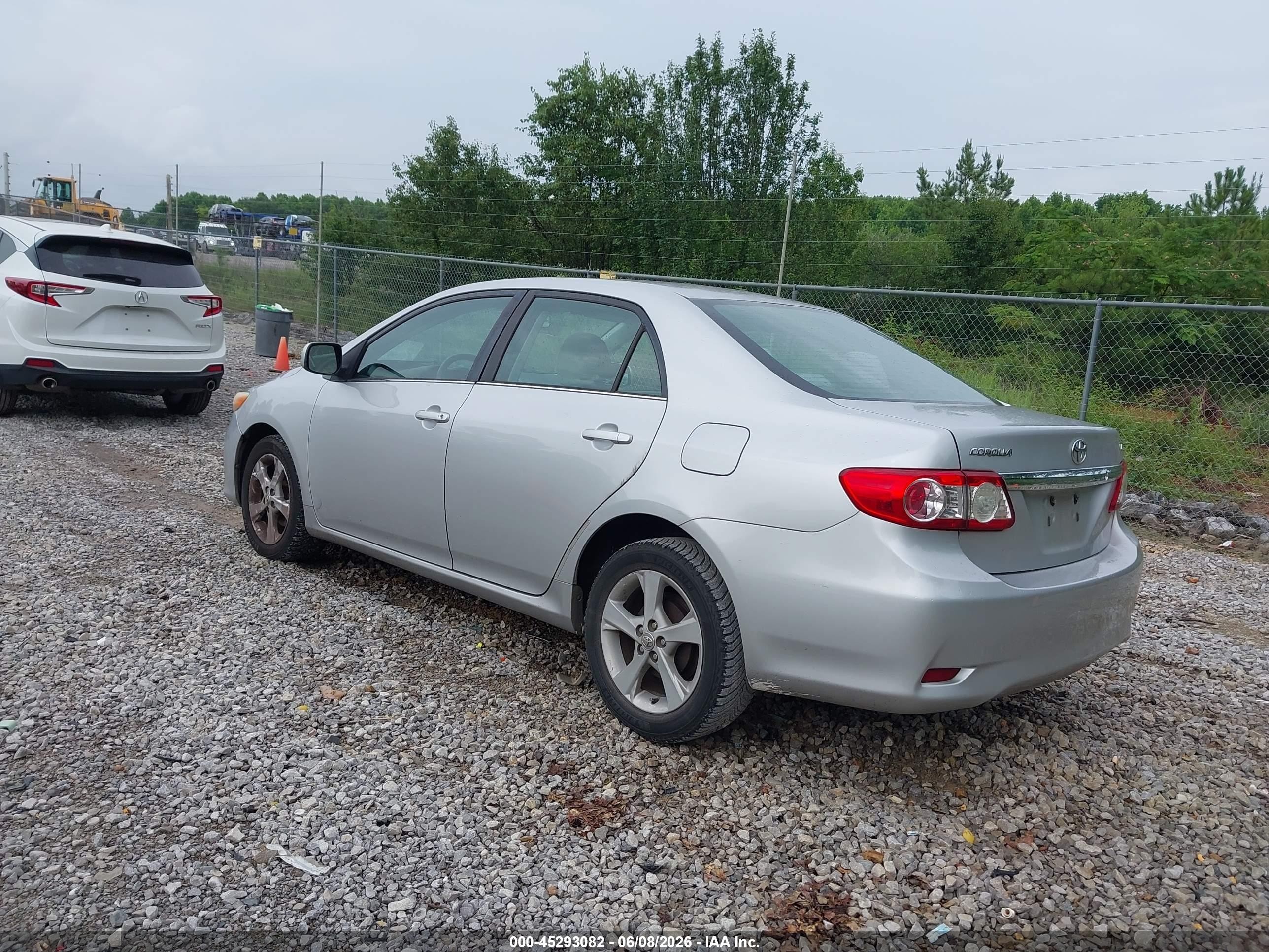 2013 Toyota Corolla Le Silver vin: 5YFBU4EE1DP171618