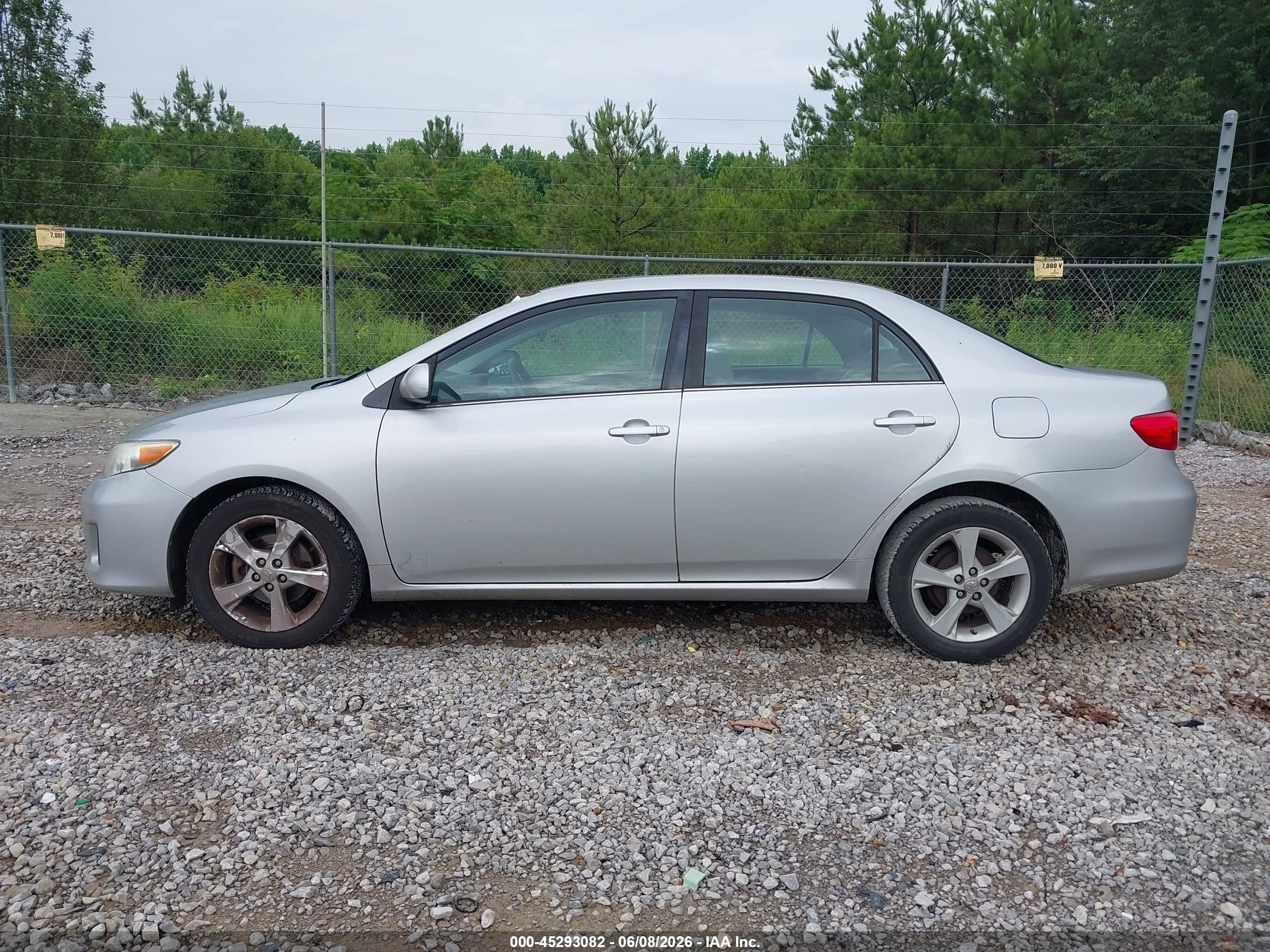 2013 Toyota Corolla Le Silver vin: 5YFBU4EE1DP171618