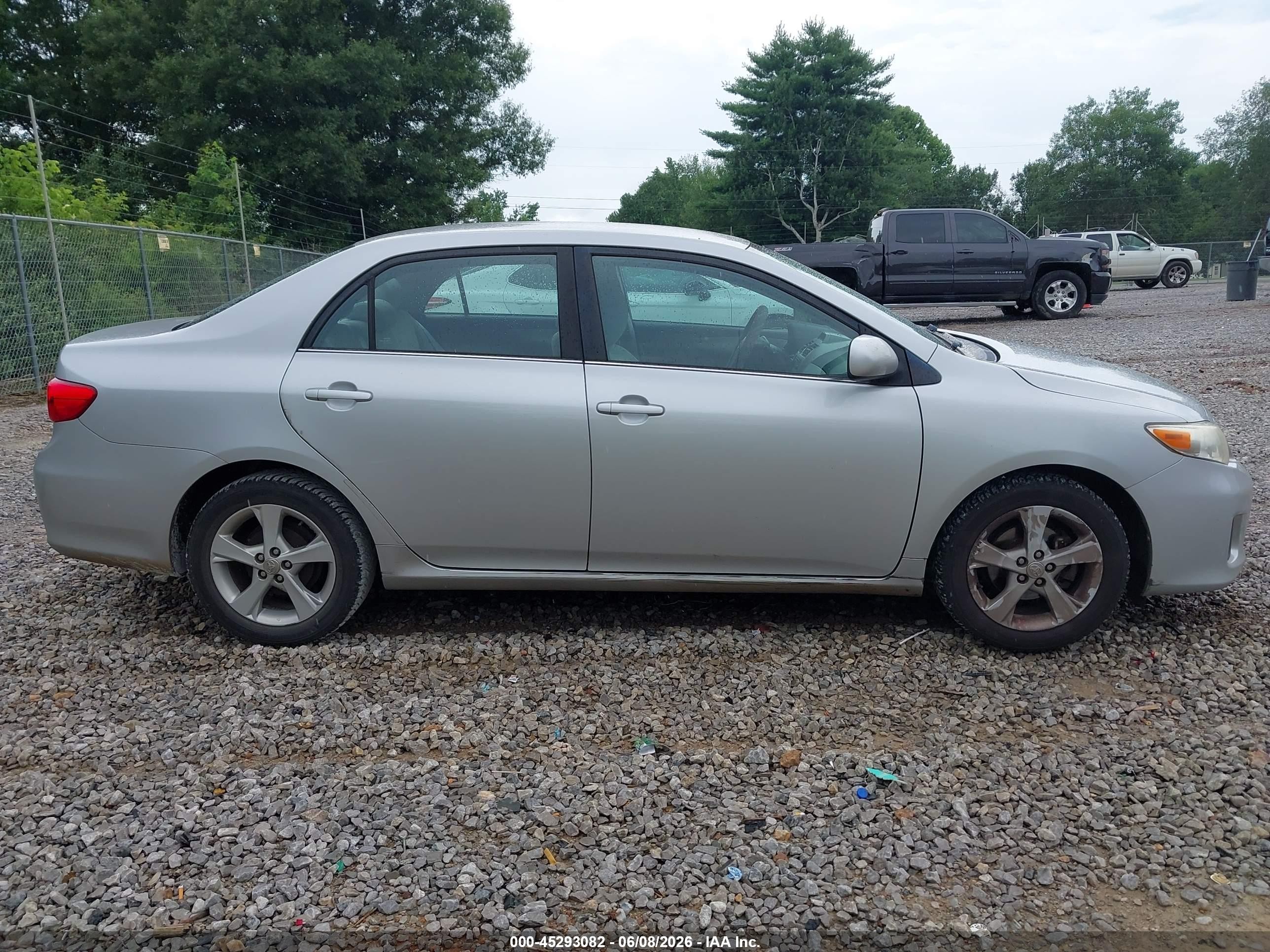 2013 Toyota Corolla Le Silver vin: 5YFBU4EE1DP171618