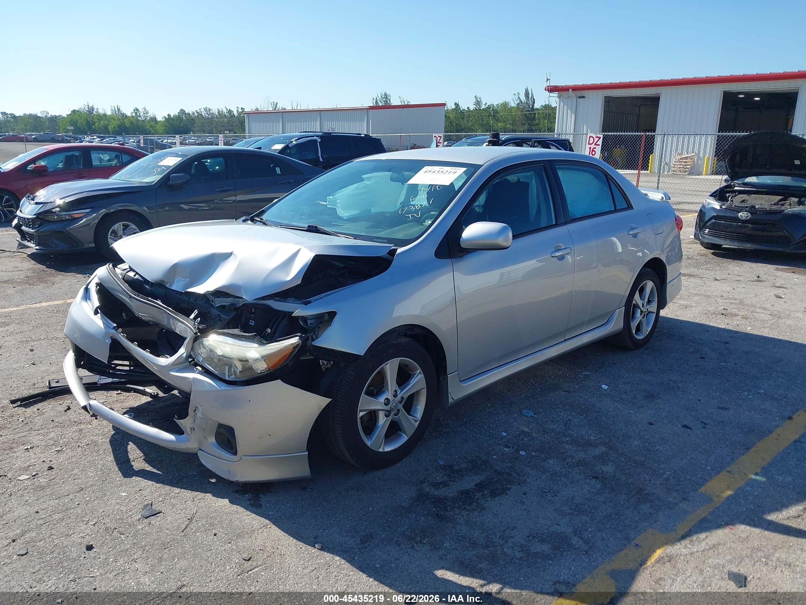 2013 Toyota Corolla S Silver vin: 5YFBU4EE1DP173871