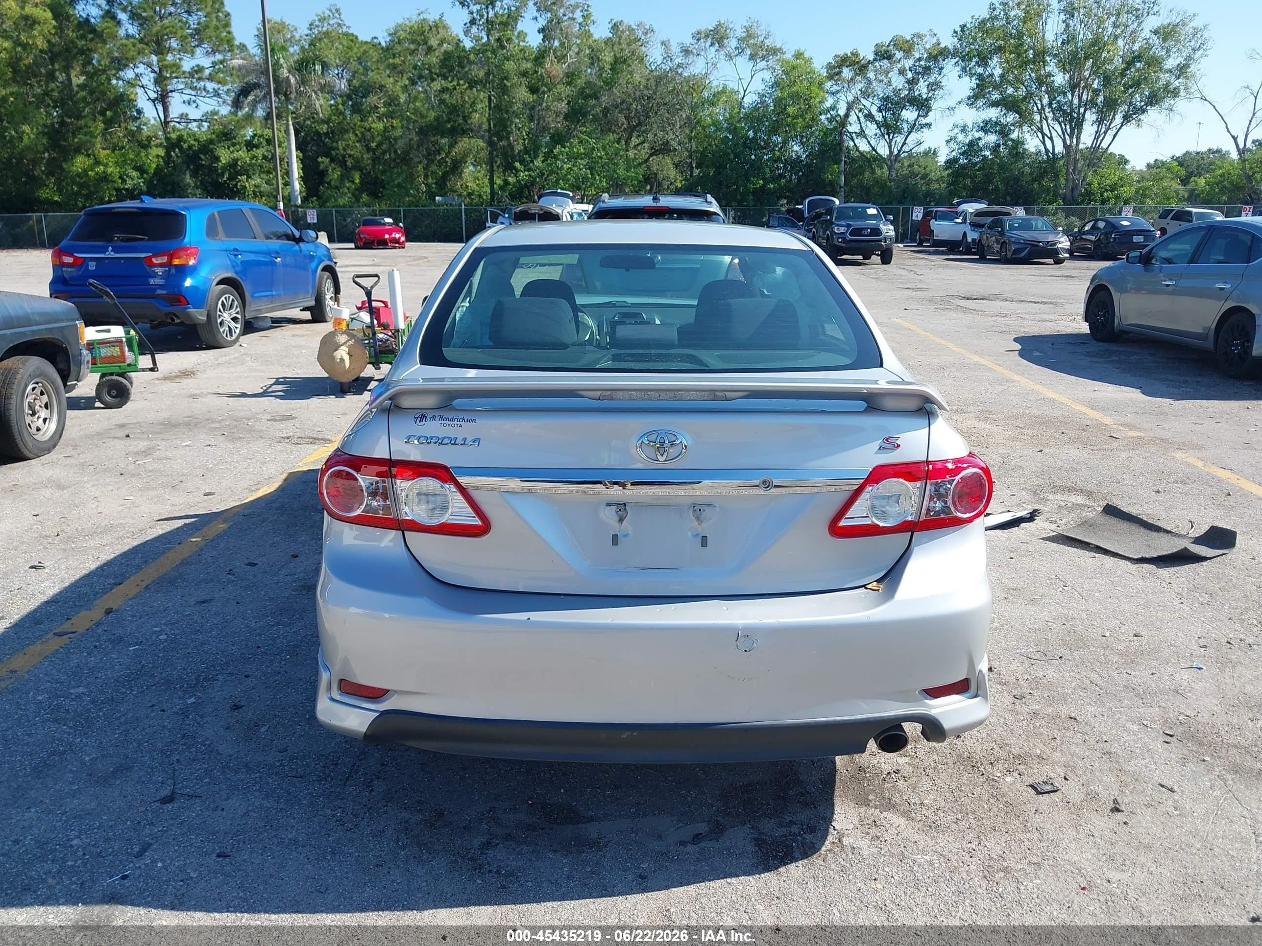 2013 Toyota Corolla S Silver vin: 5YFBU4EE1DP173871