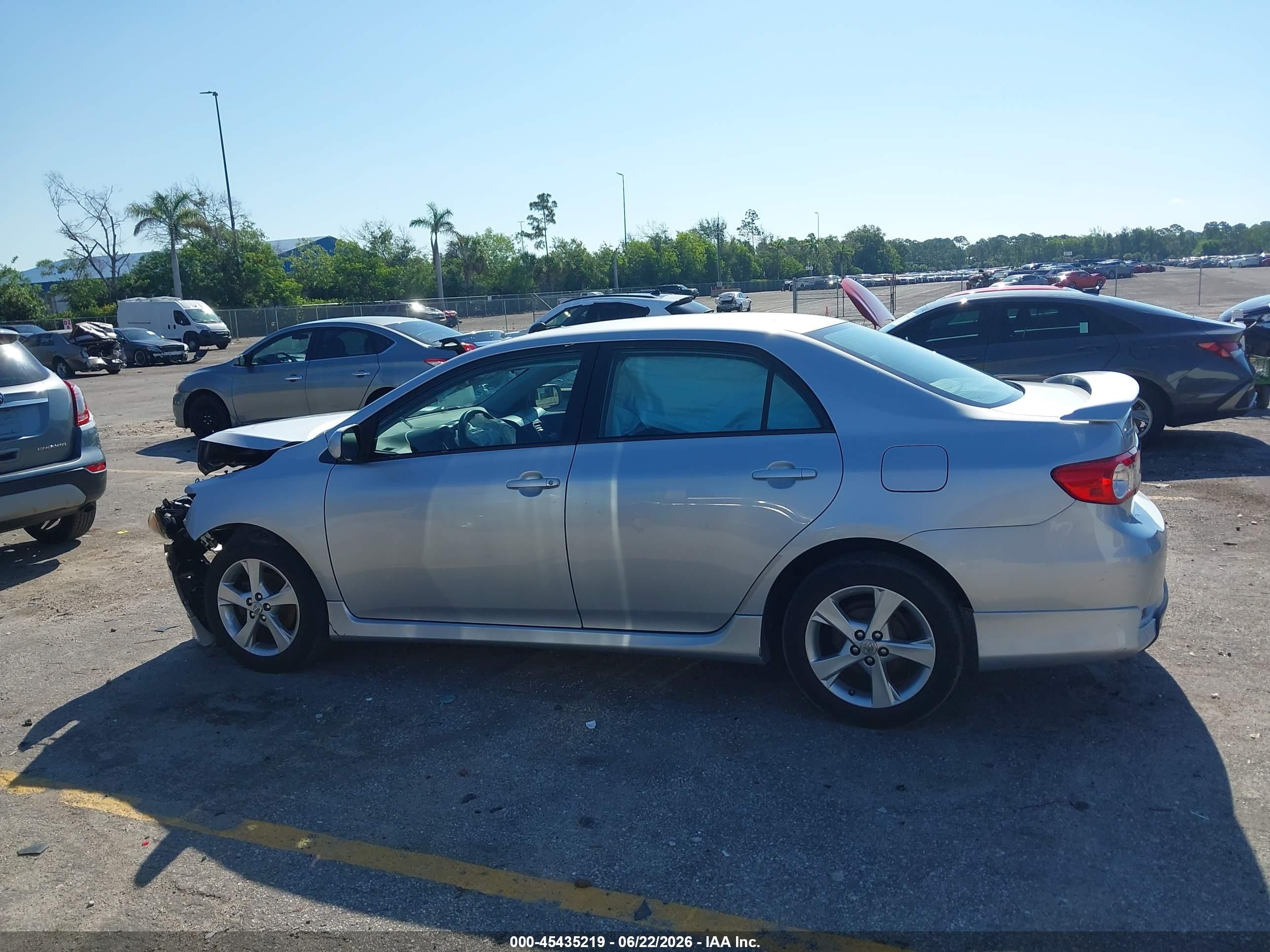 2013 Toyota Corolla S Silver vin: 5YFBU4EE1DP173871