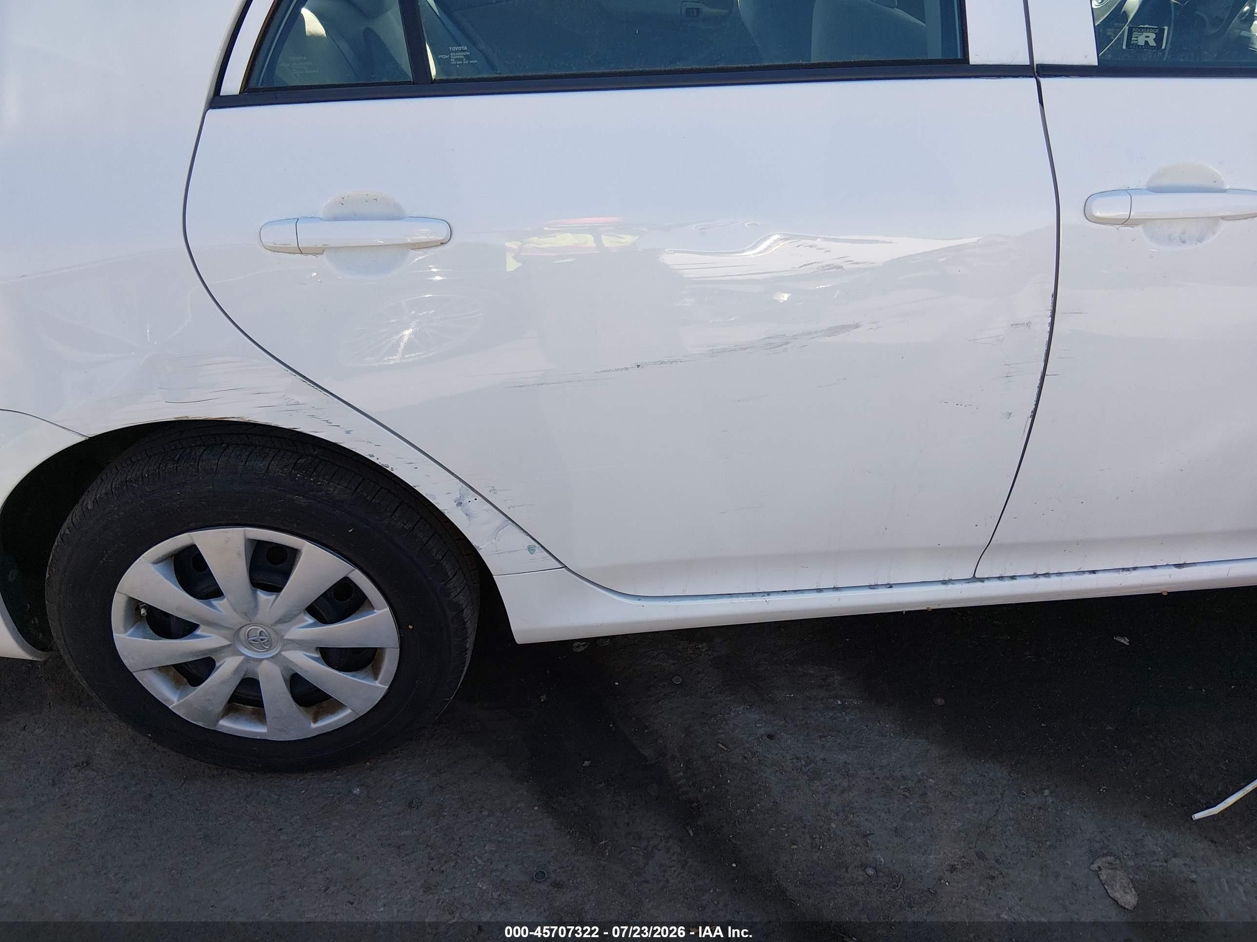 2013 Toyota Corolla L White vin: 5YFBU4EE1DP180013