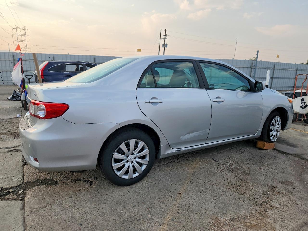 2013 Toyota Corolla Le Silver vin: 5YFBU4EE1DP194123