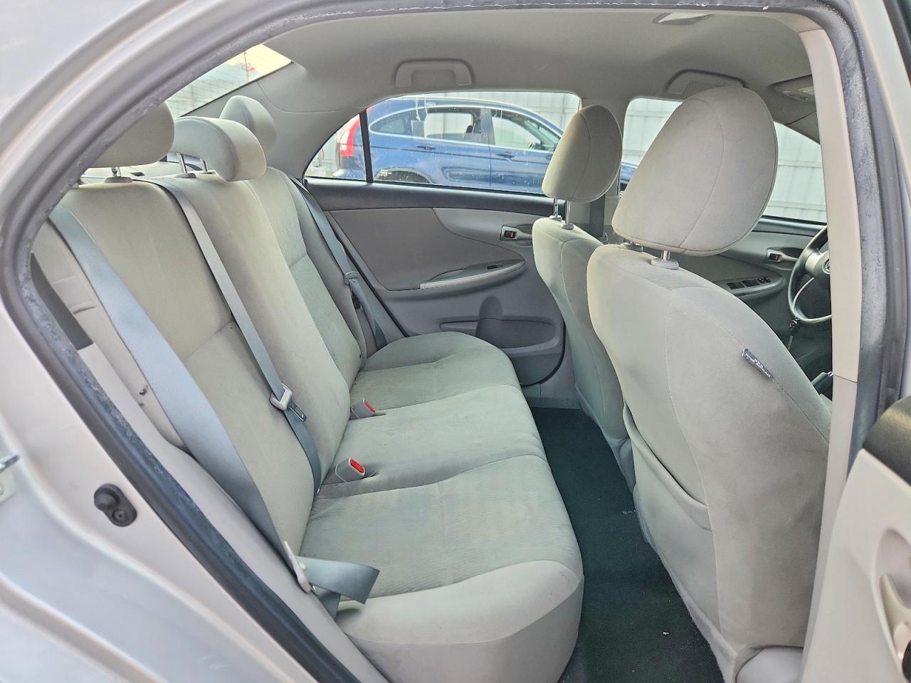 2013 Toyota Corolla Le Silver vin: 5YFBU4EE1DP194123