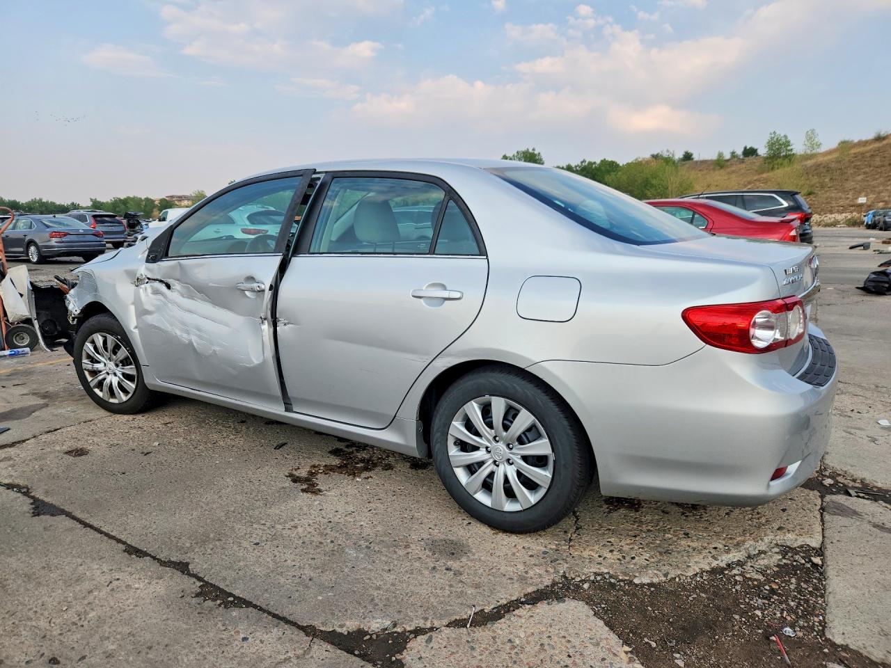 2013 Toyota Corolla Le Silver vin: 5YFBU4EE1DP194123