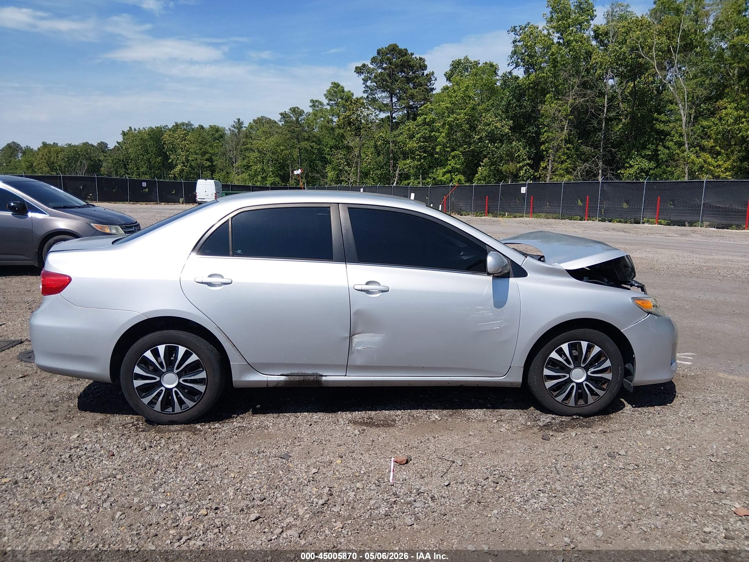 2013 Toyota Corolla L/le/le Special Edition/s/s Special Edition Серебряный vin: 5YFBU4EE1DP195515