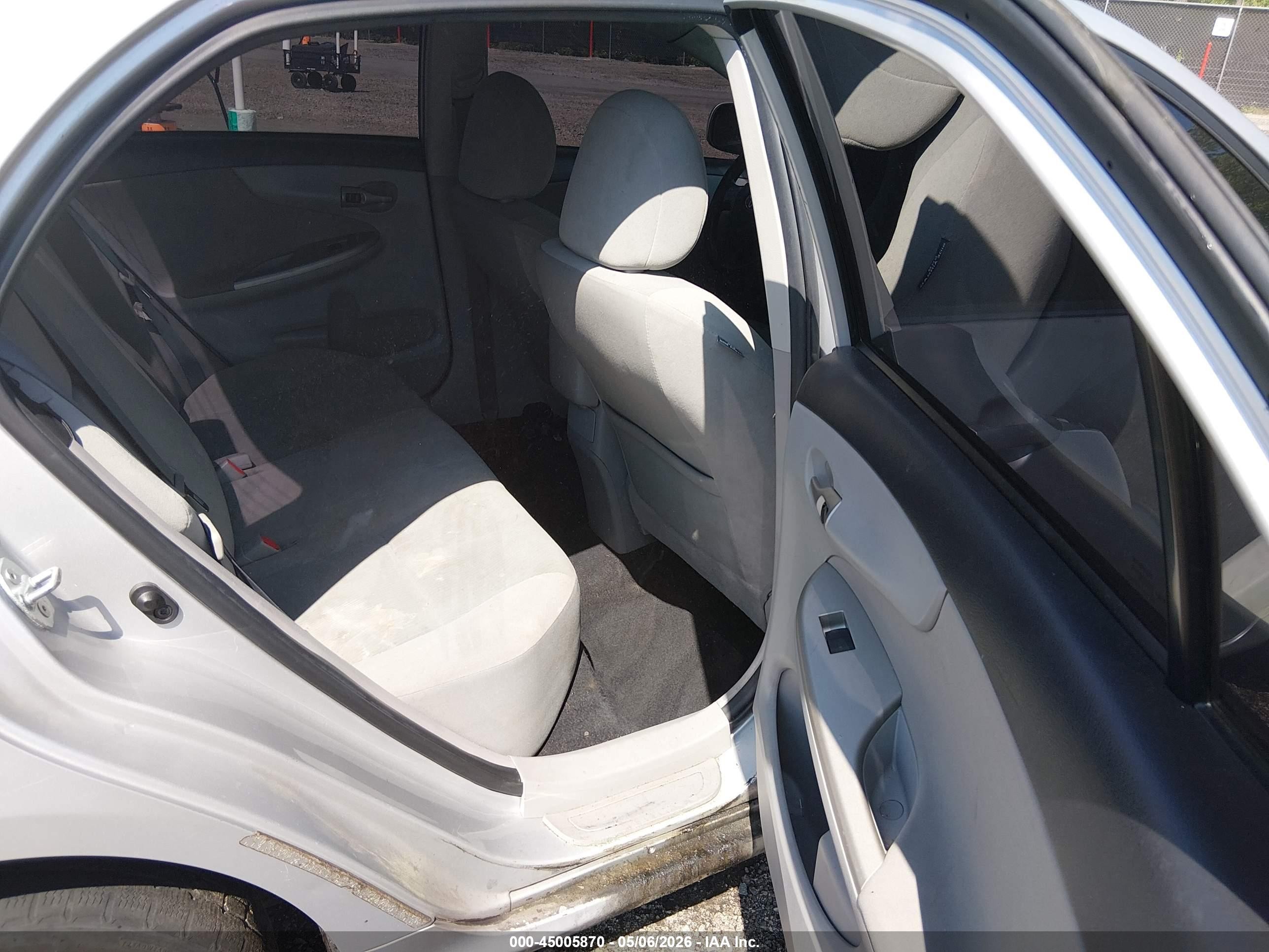 2013 Toyota Corolla L/le/le Special Edition/s/s Special Edition Серебряный vin: 5YFBU4EE1DP195515
