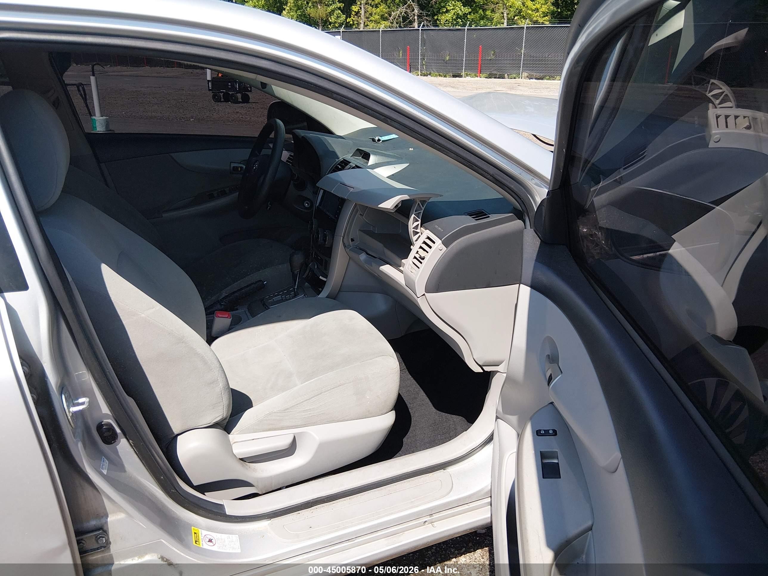 2013 Toyota Corolla L/le/le Special Edition/s/s Special Edition Серебряный vin: 5YFBU4EE1DP195515