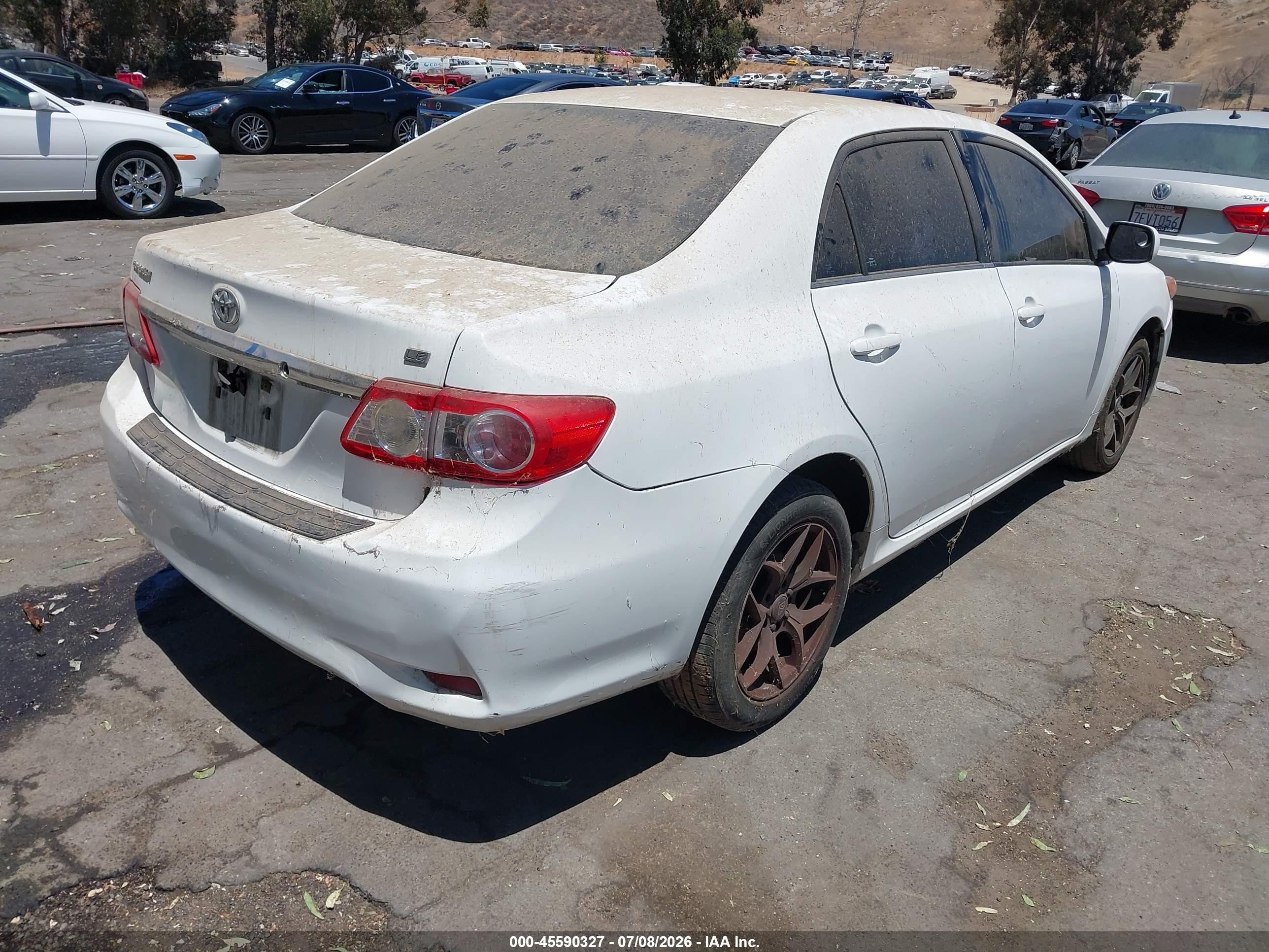 2013 Toyota Corolla Le White vin: 5YFBU4EE1DP209493