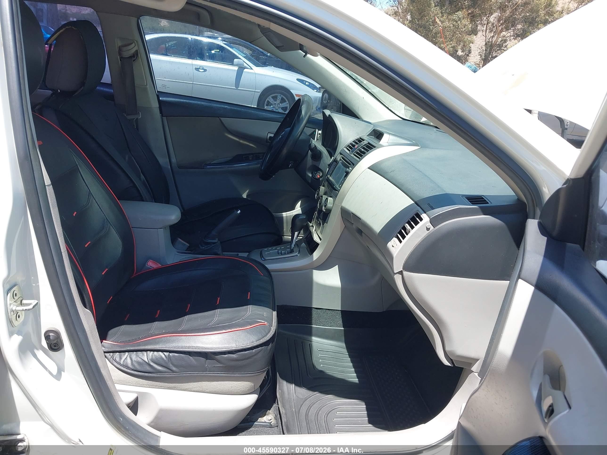 2013 Toyota Corolla Le White vin: 5YFBU4EE1DP209493