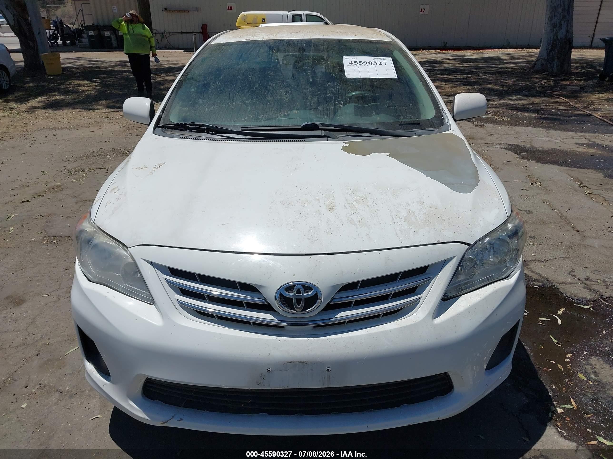 2013 Toyota Corolla Le White vin: 5YFBU4EE1DP209493
