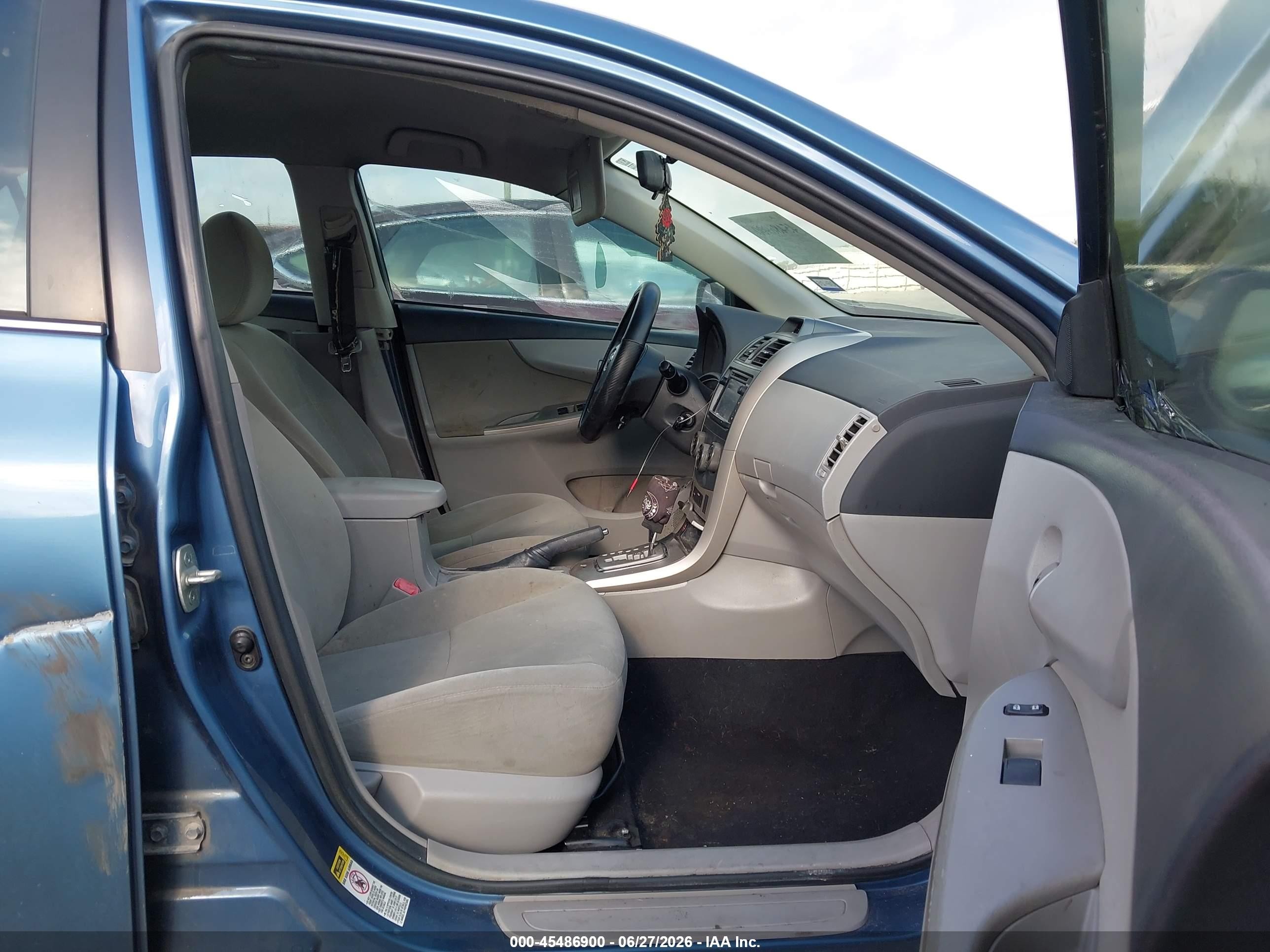 2013 Toyota Corolla Le Blue vin: 5YFBU4EE1DP210918