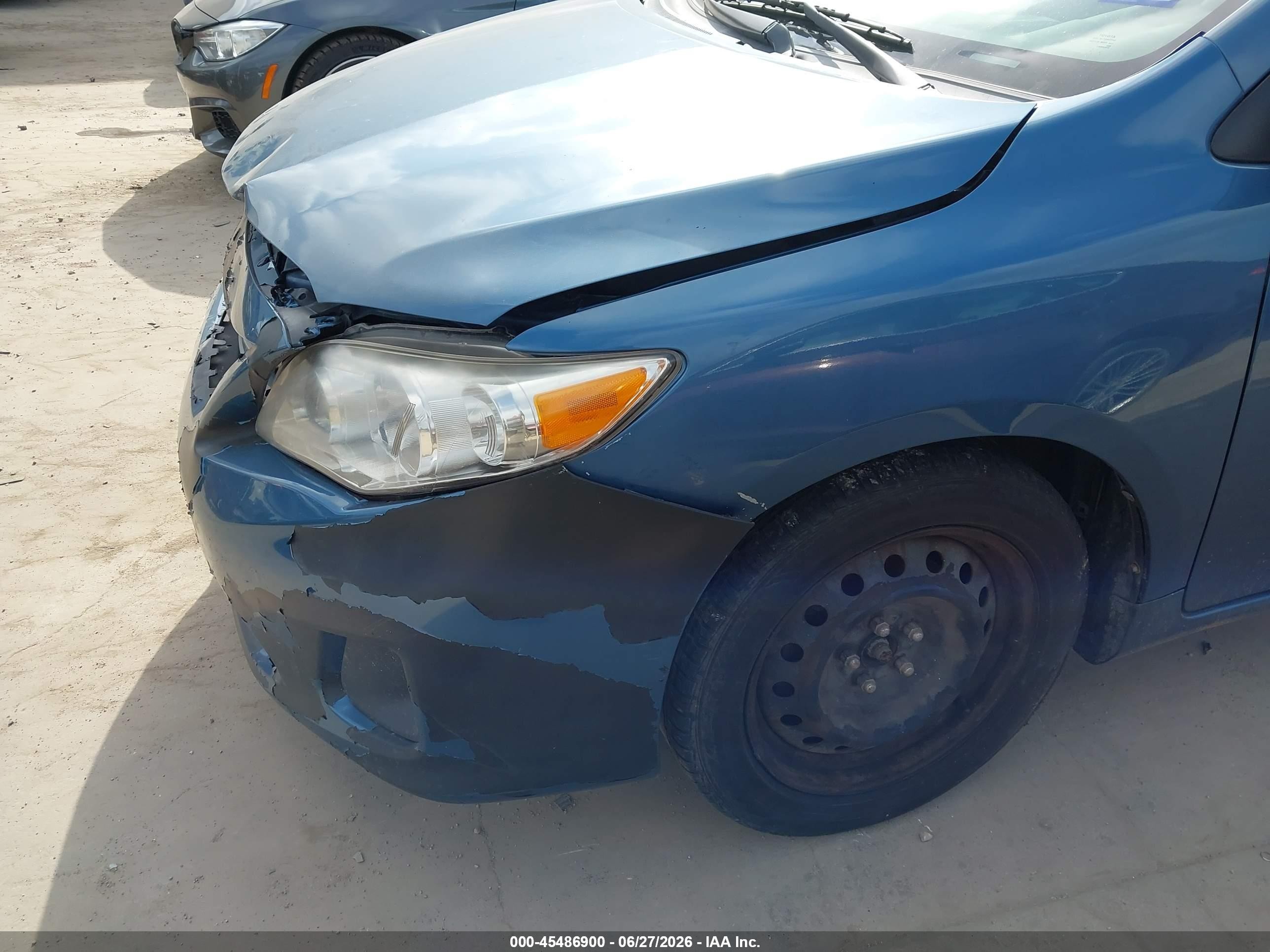 2013 Toyota Corolla Le Blue vin: 5YFBU4EE1DP210918