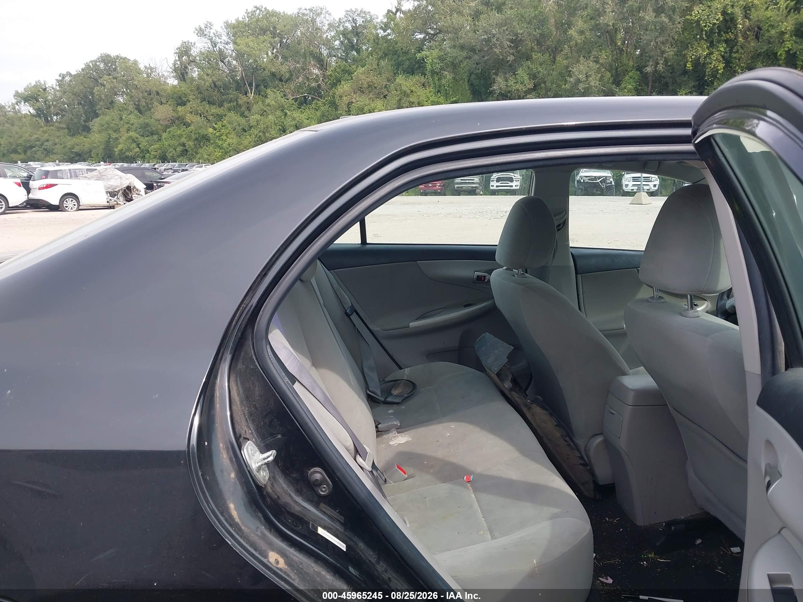2011 Toyota Corolla Le Black vin: 5YFBU4EE2BP001068