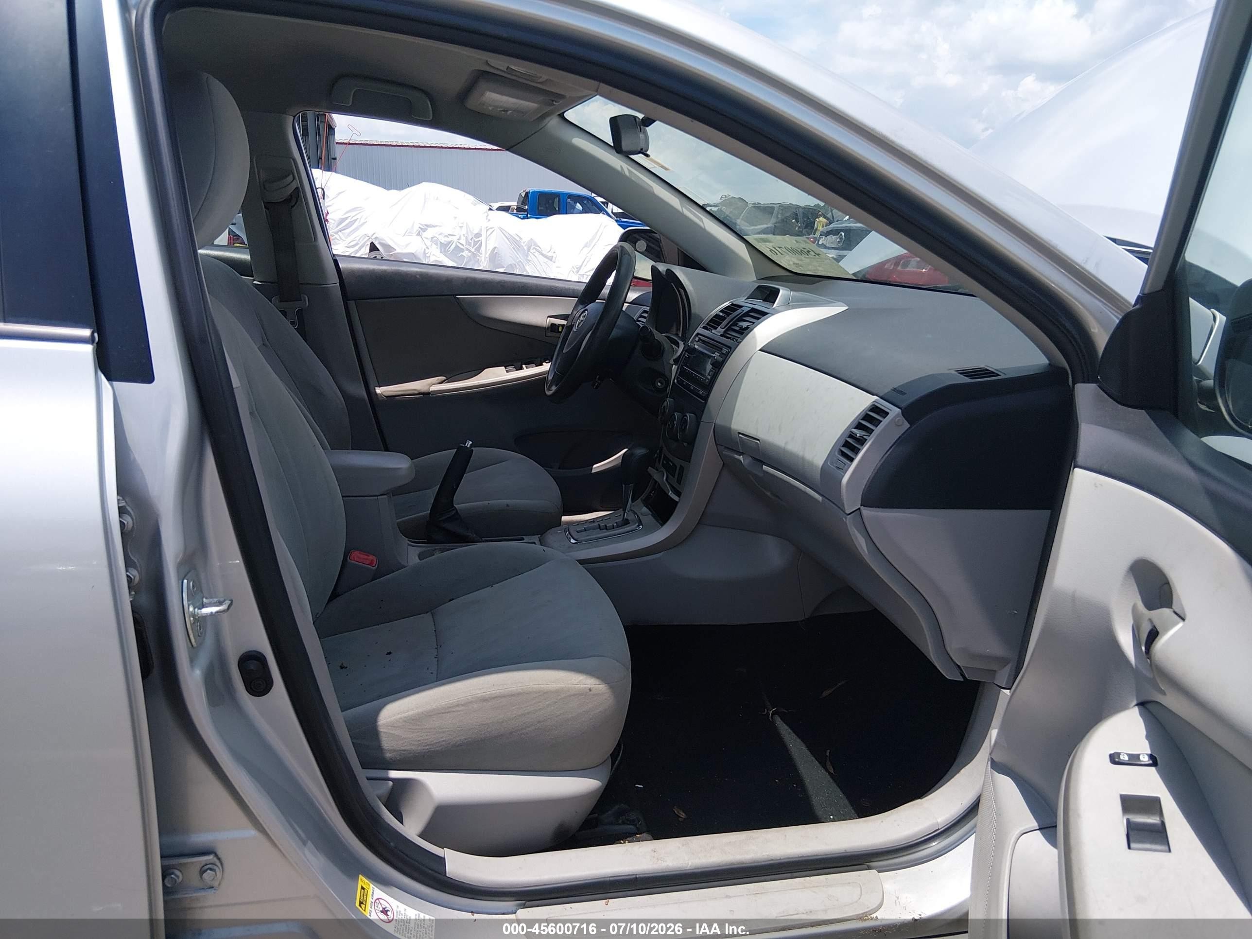 2012 Toyota Corolla Le Silver vin: 5YFBU4EE2CP023539