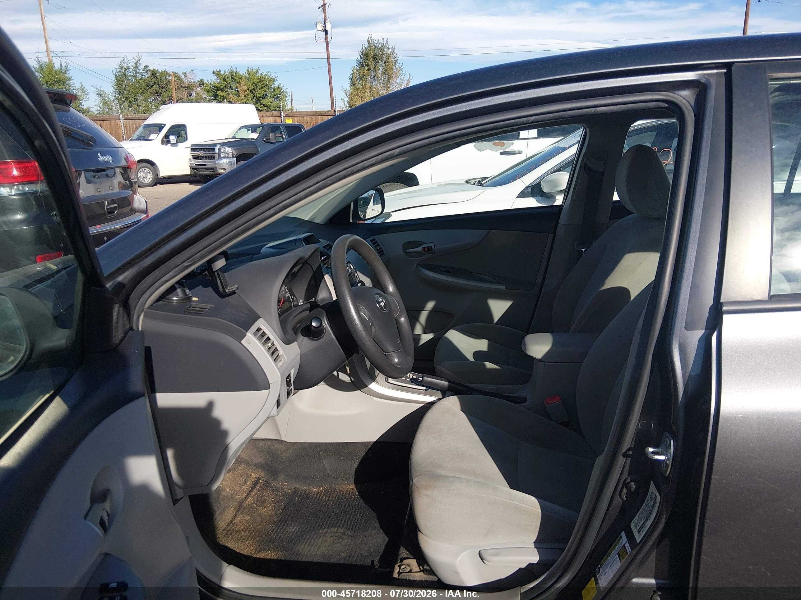 2012 Toyota Corolla Le Gray vin: 5YFBU4EE2CP041121