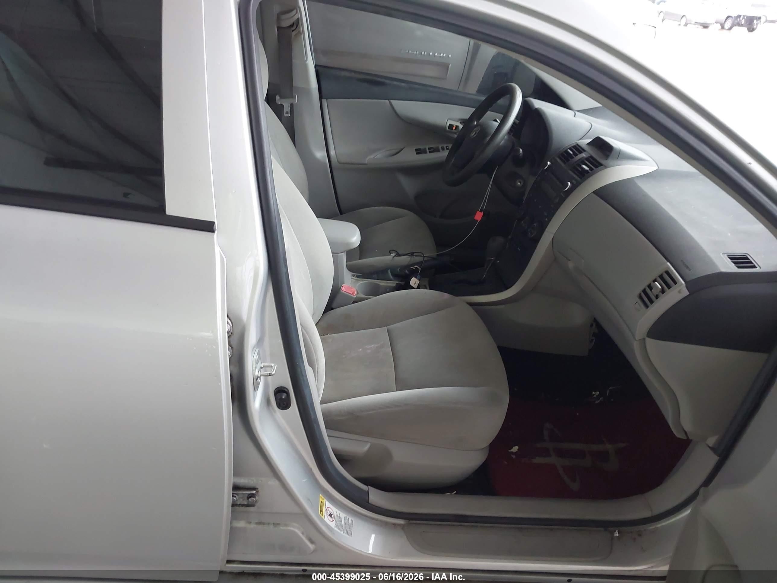 2012 Toyota Corolla L Silver vin: 5YFBU4EE2CP043919