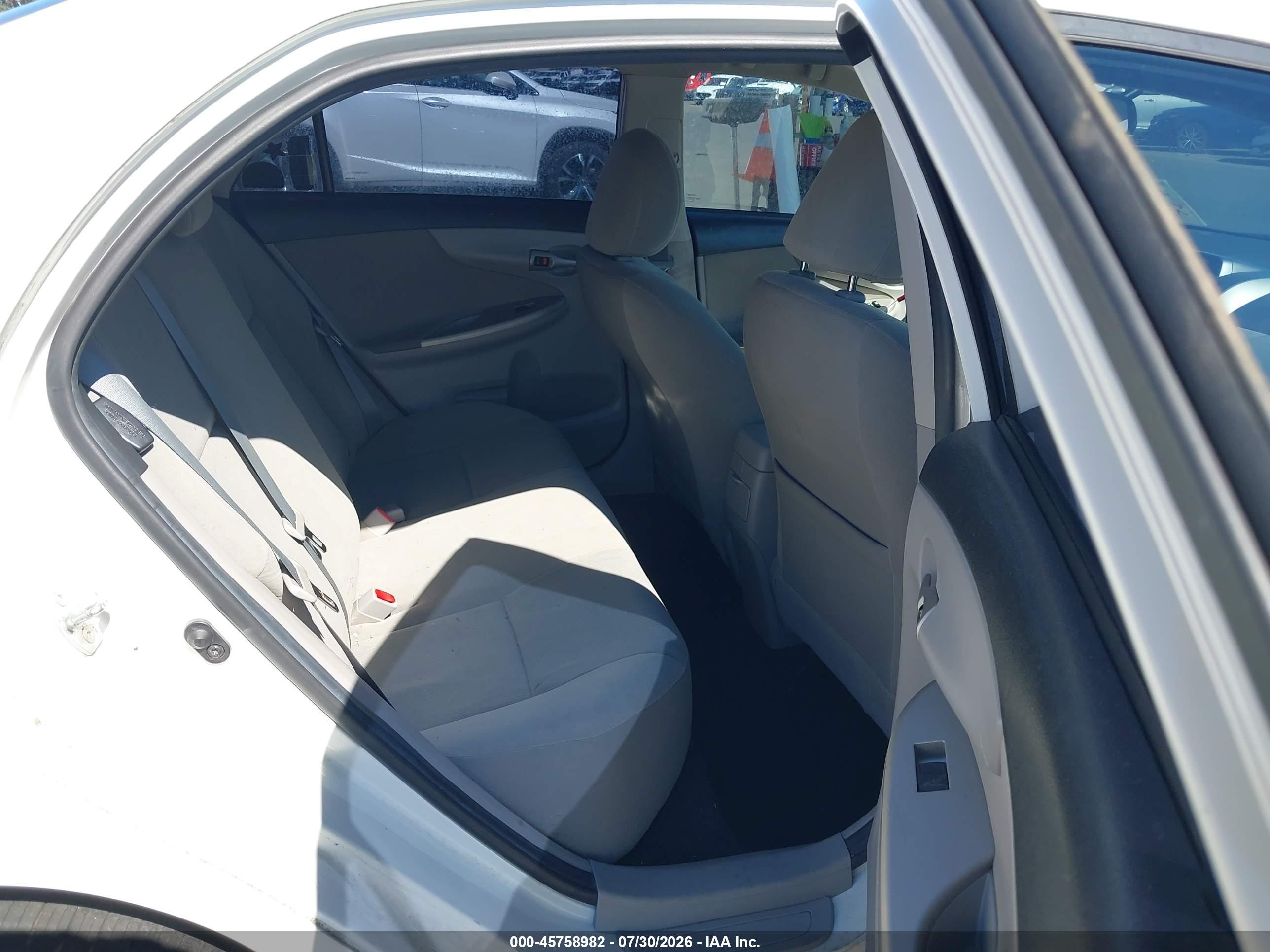 2012 Toyota Corolla Le White vin: 5YFBU4EE2CP046173
