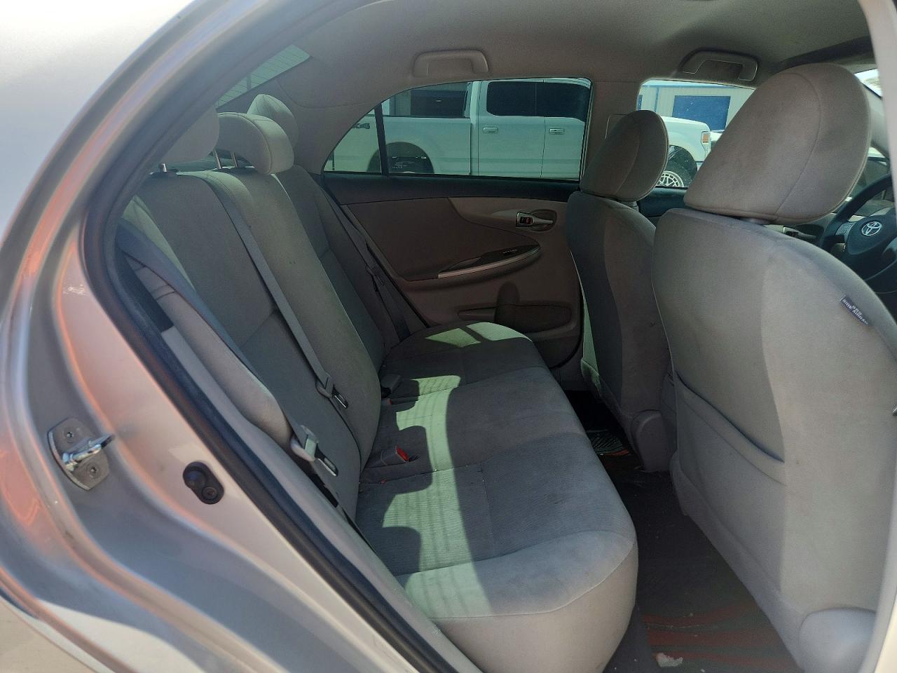 2012 Toyota Corolla Le Silver vin: 5YFBU4EE2CP062910