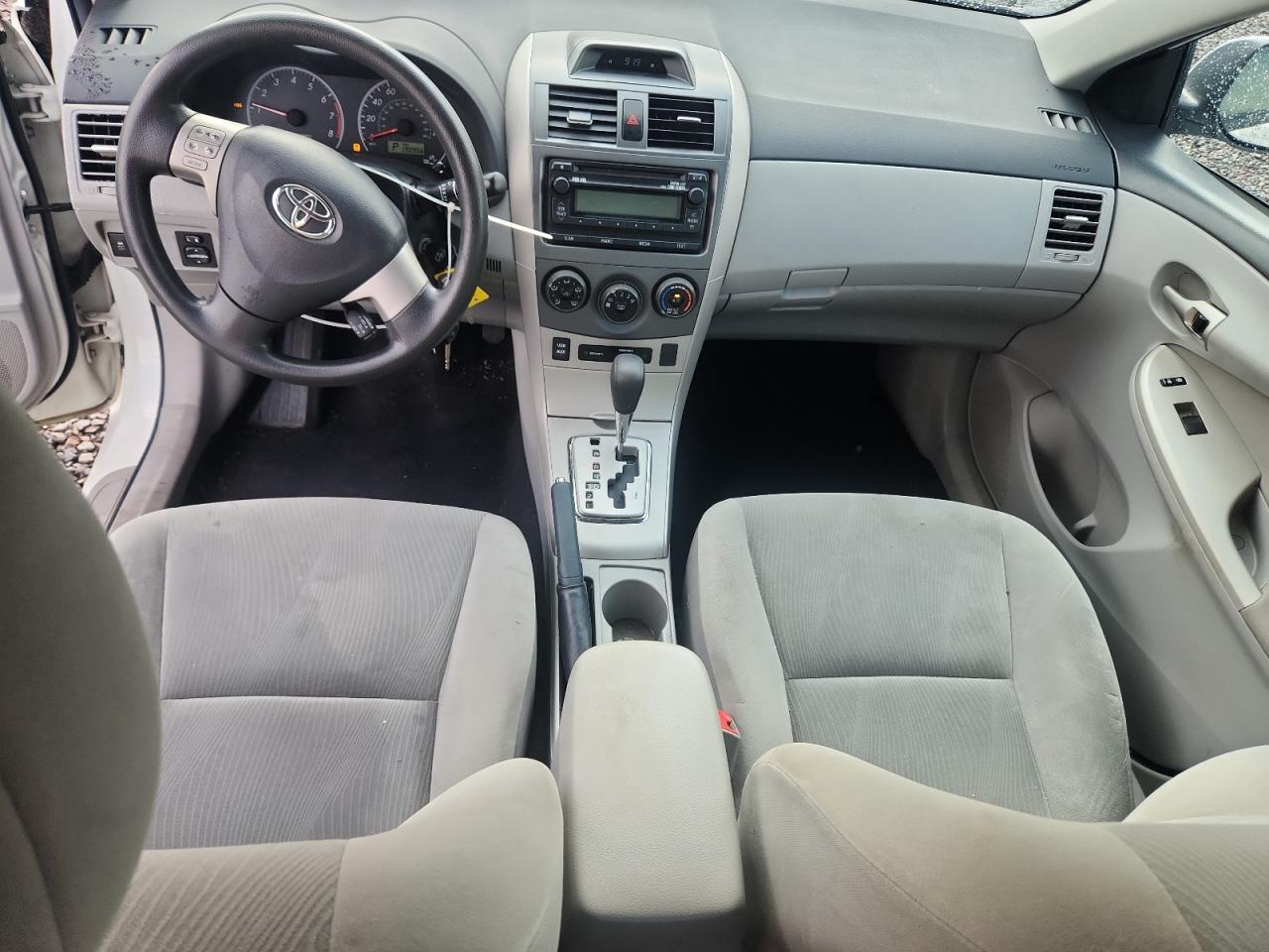 2012 Toyota Corolla Le White vin: 5YFBU4EE2CP066777