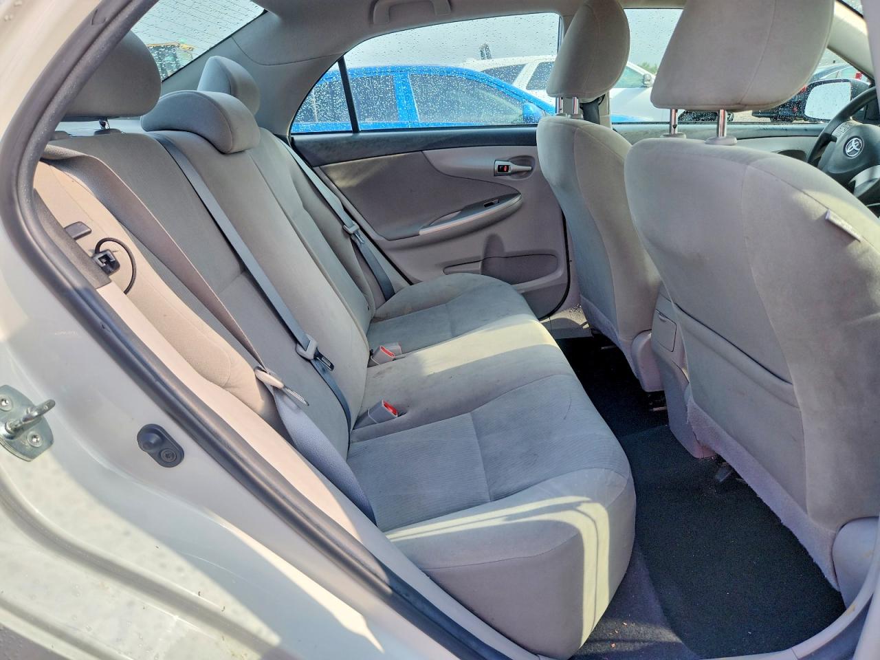2012 Toyota Corolla Le White vin: 5YFBU4EE2CP066777