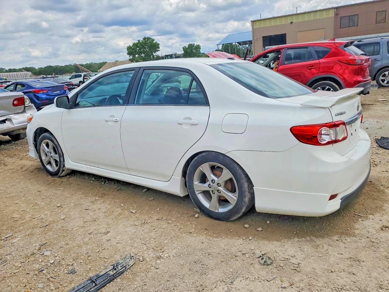 2012 Toyota Corolla S Белый vin: 5YFBU4EE2CP068125