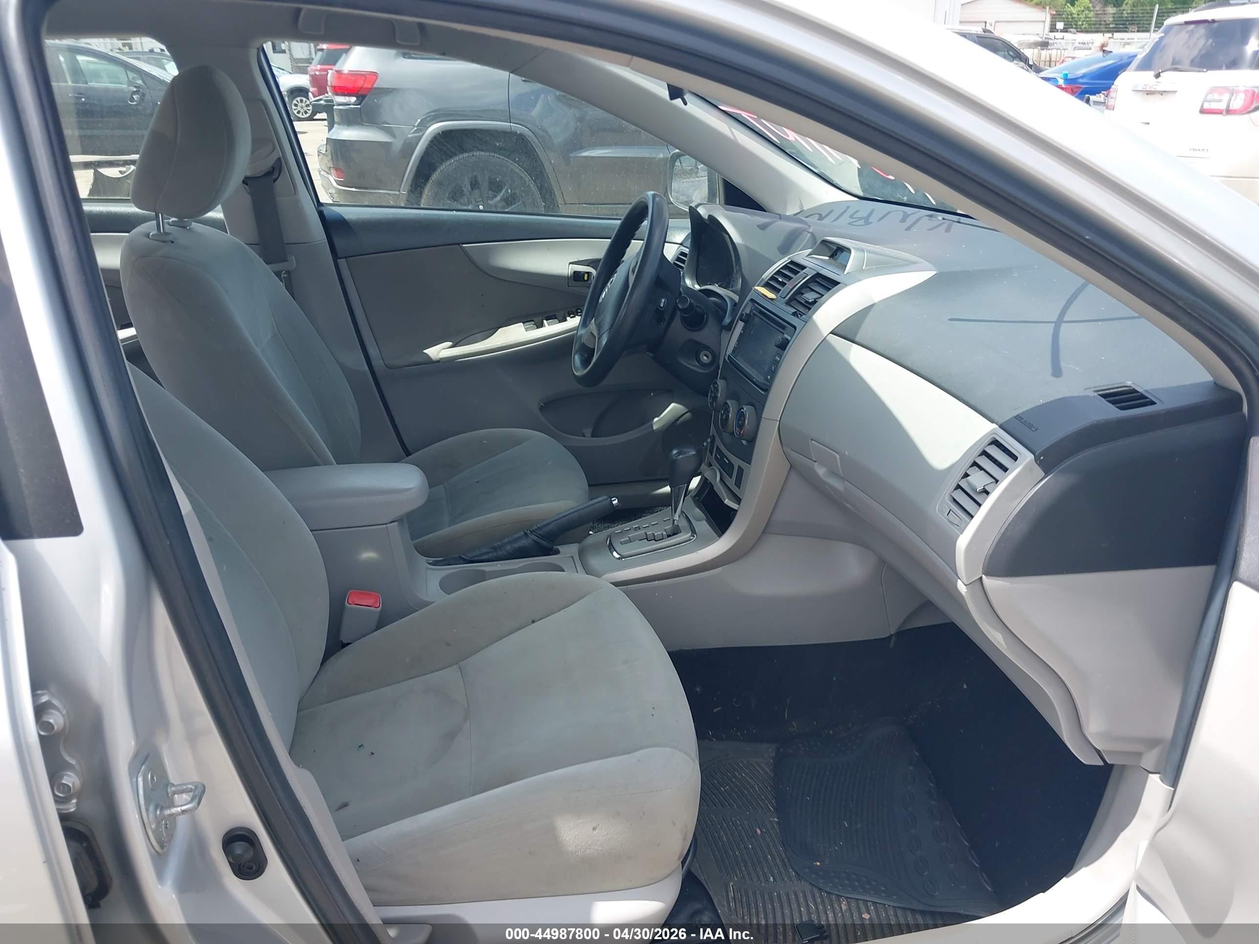 2013 Toyota Corolla Le Silver vin: 5YFBU4EE2DP084441