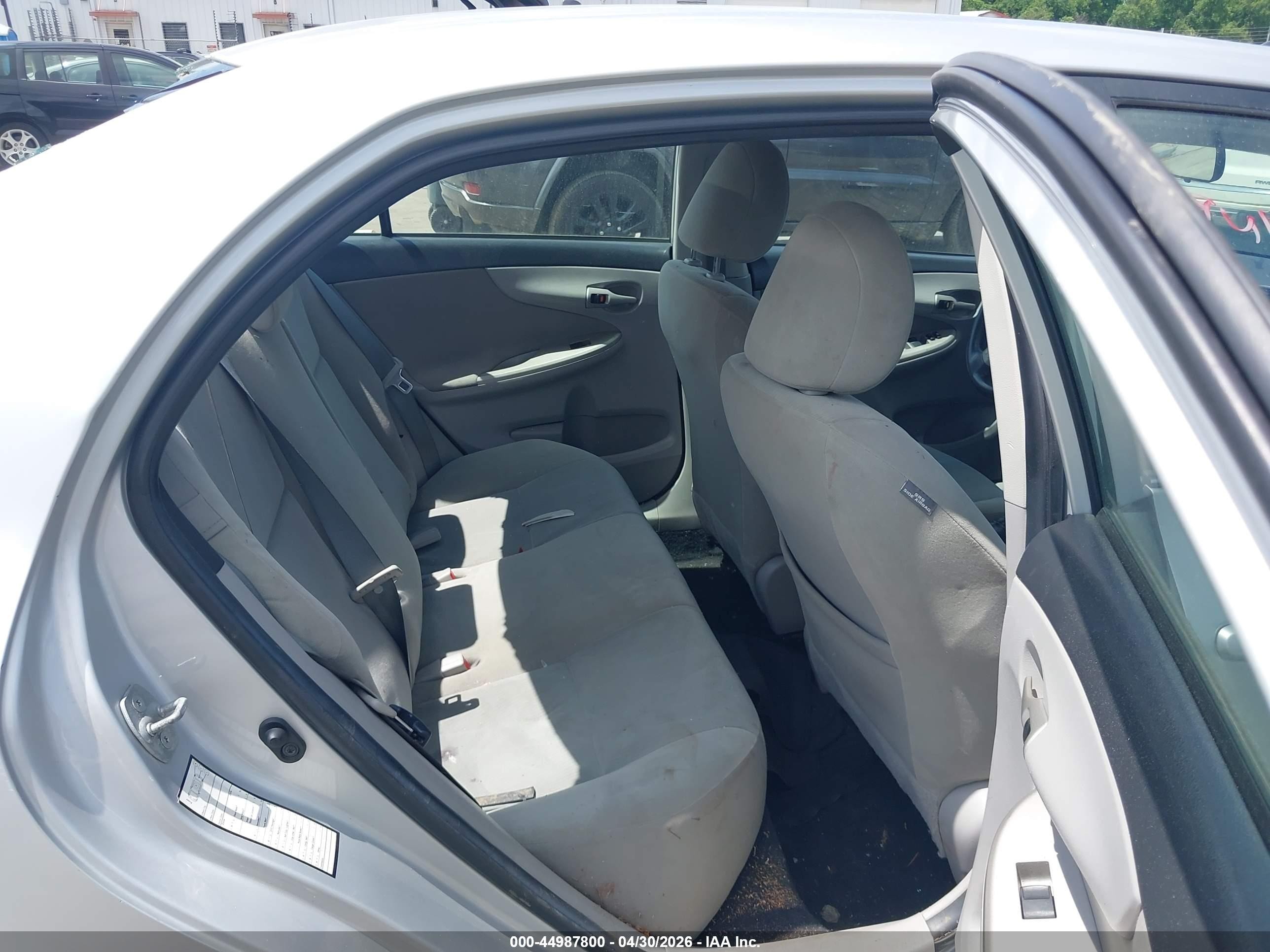2013 Toyota Corolla Le Silver vin: 5YFBU4EE2DP084441