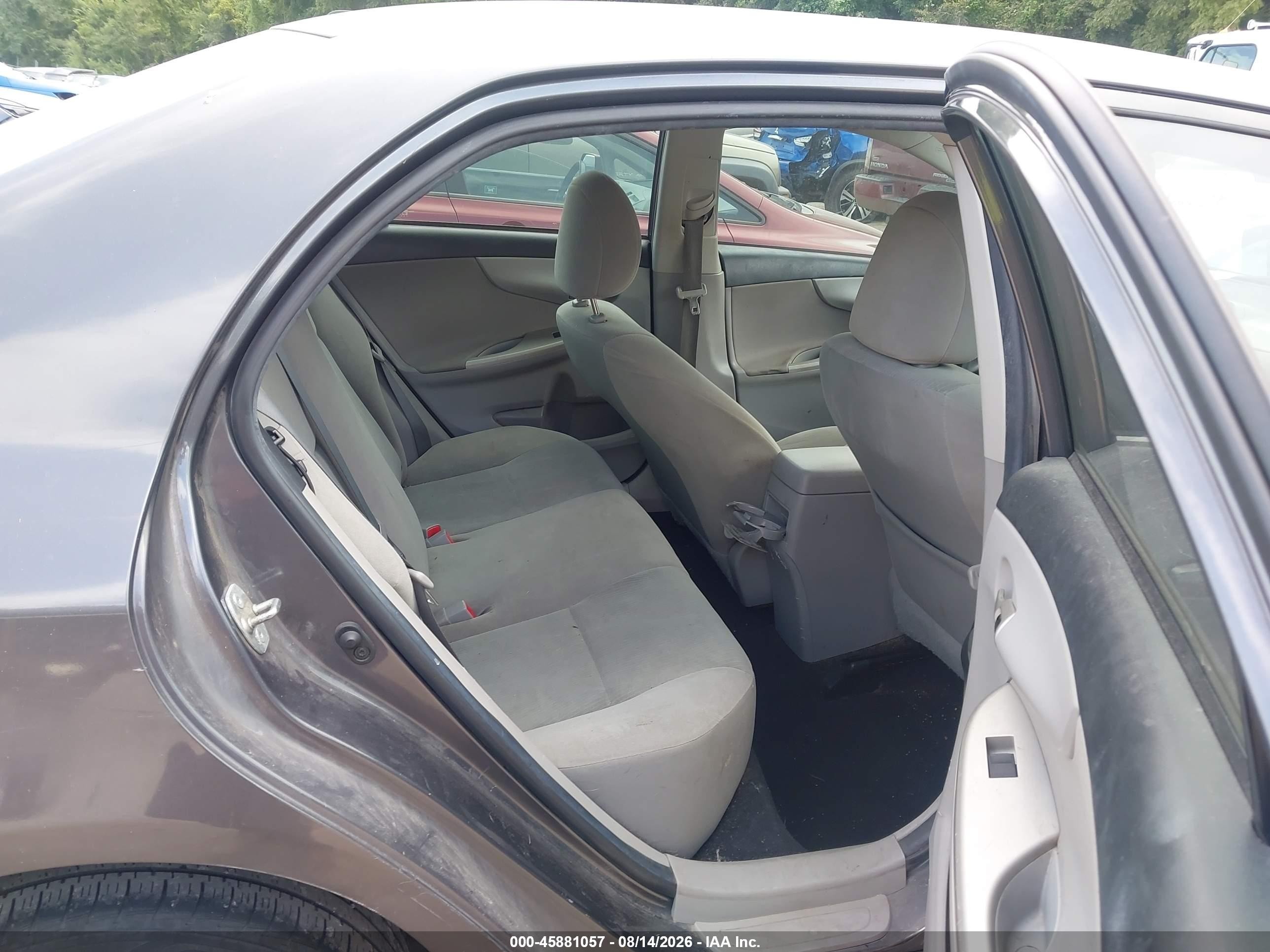 2013 Toyota Corolla Le Gray vin: 5YFBU4EE2DP084858