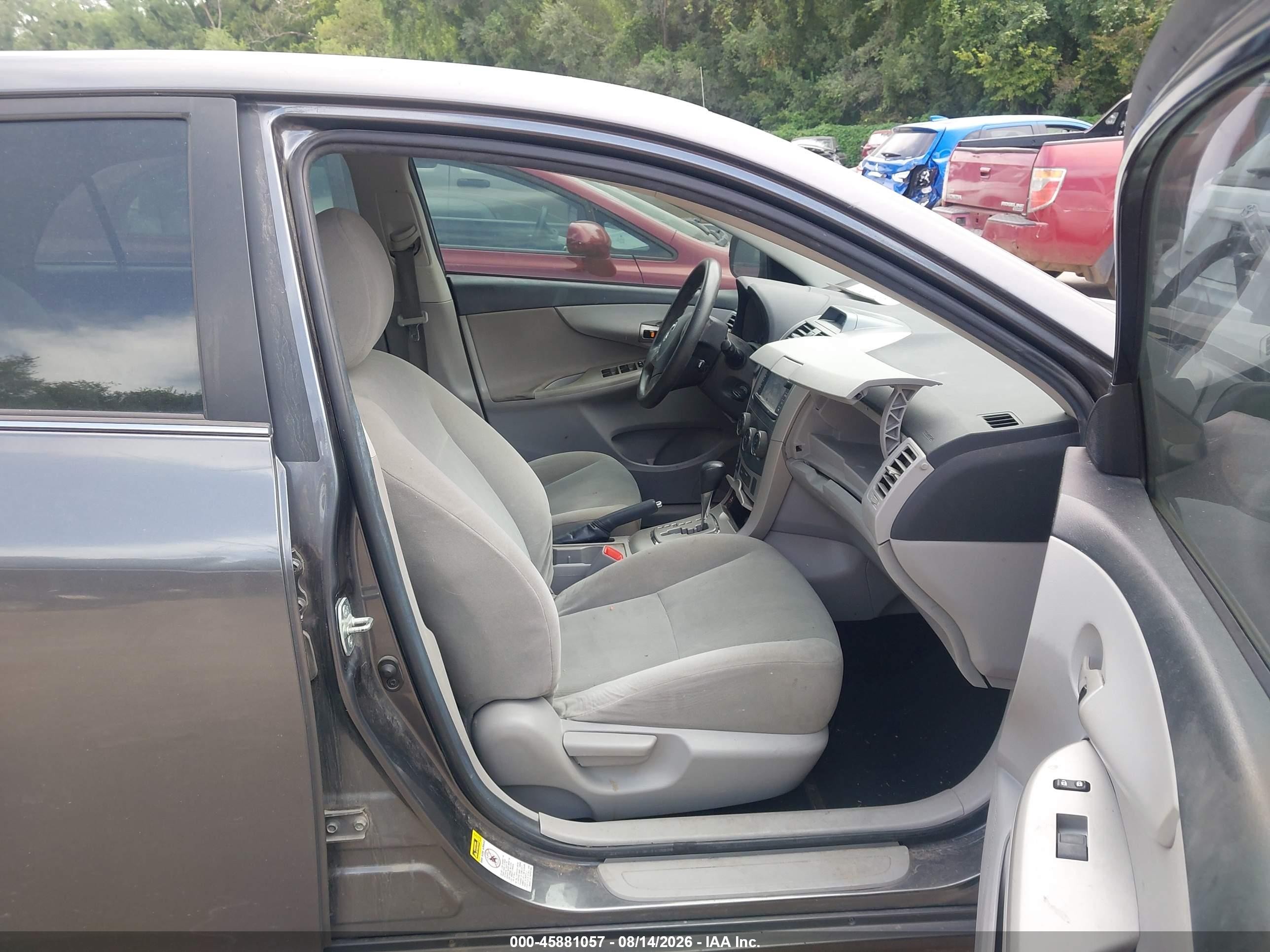 2013 Toyota Corolla Le Gray vin: 5YFBU4EE2DP084858
