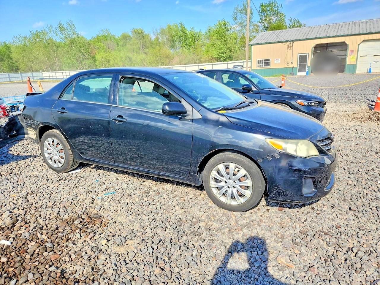 2013 Toyota Corolla Le Black vin: 5YFBU4EE2DP094581