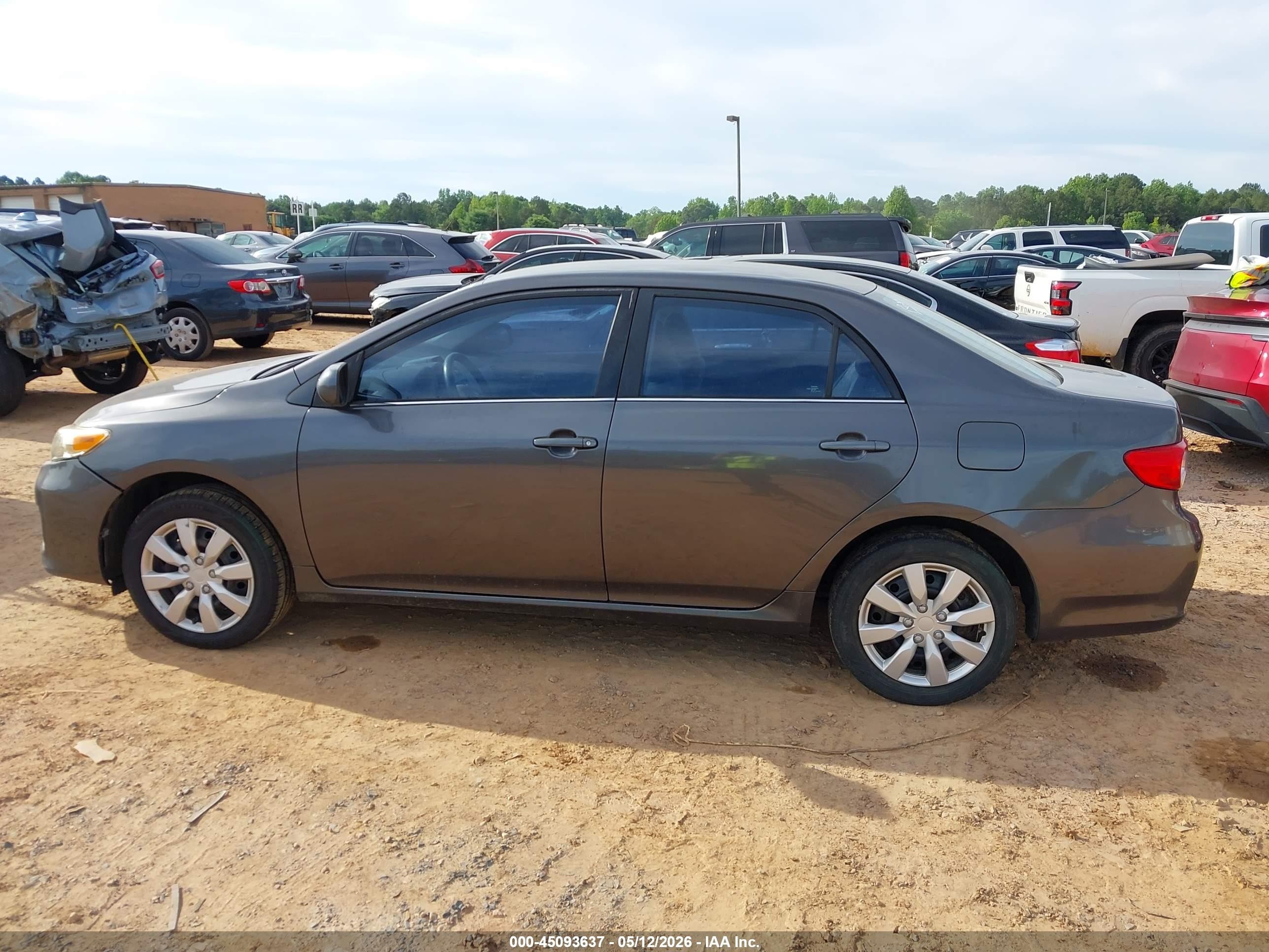 2013 Toyota Corolla Le Gray vin: 5YFBU4EE2DP094659