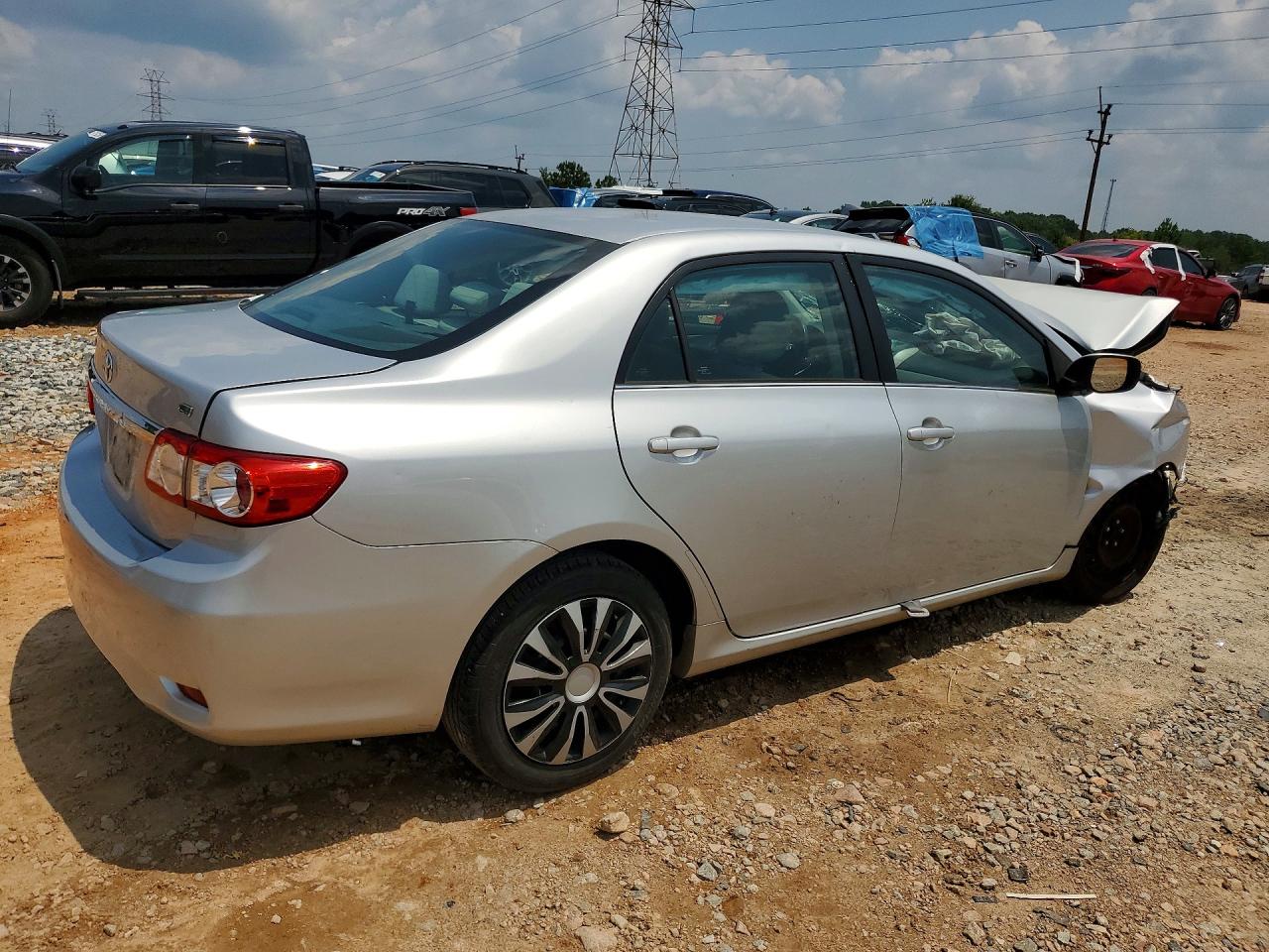 2013 Toyota Corolla Le Silver vin: 5YFBU4EE2DP102307