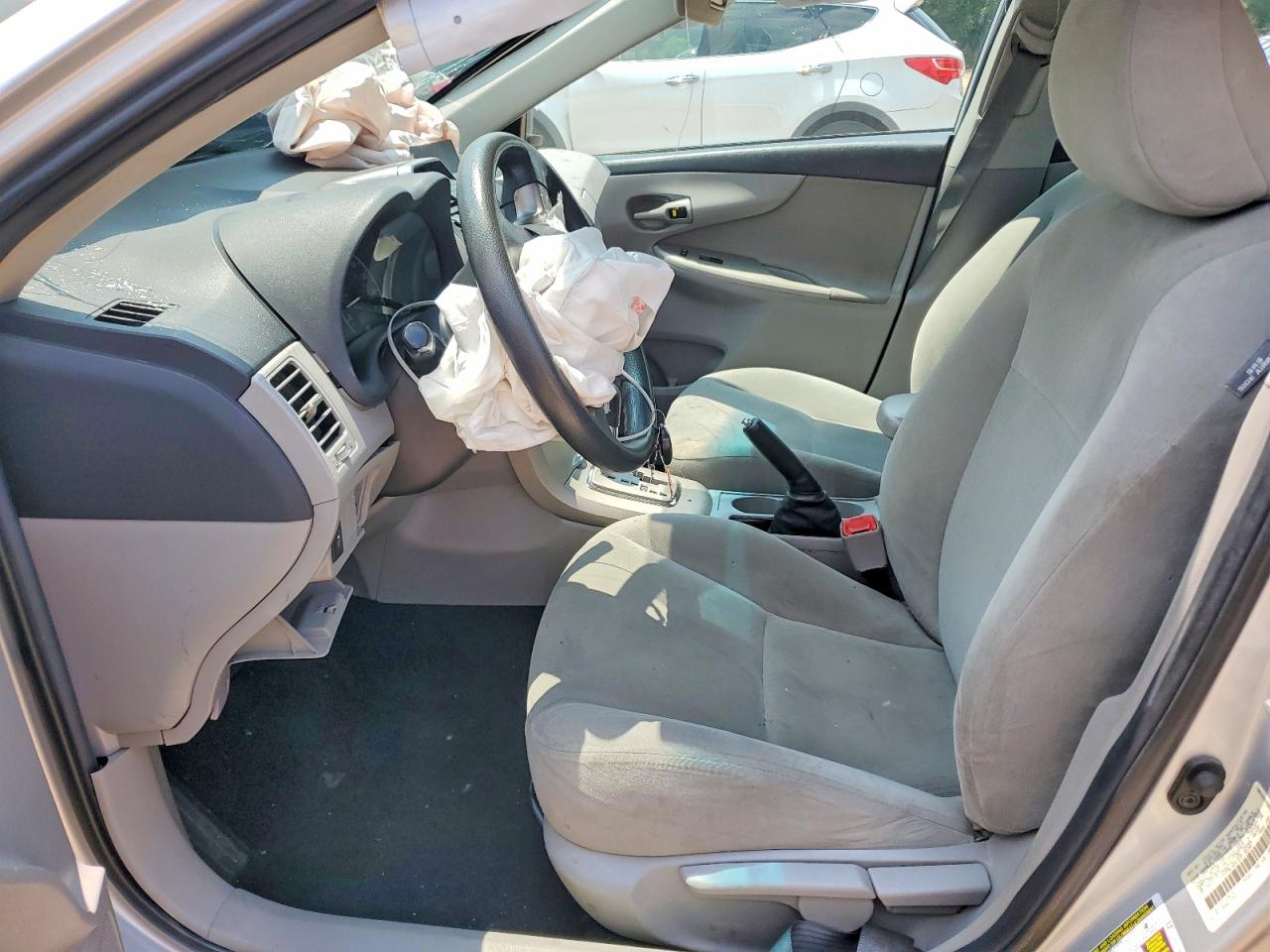 2013 Toyota Corolla Le Silver vin: 5YFBU4EE2DP102307