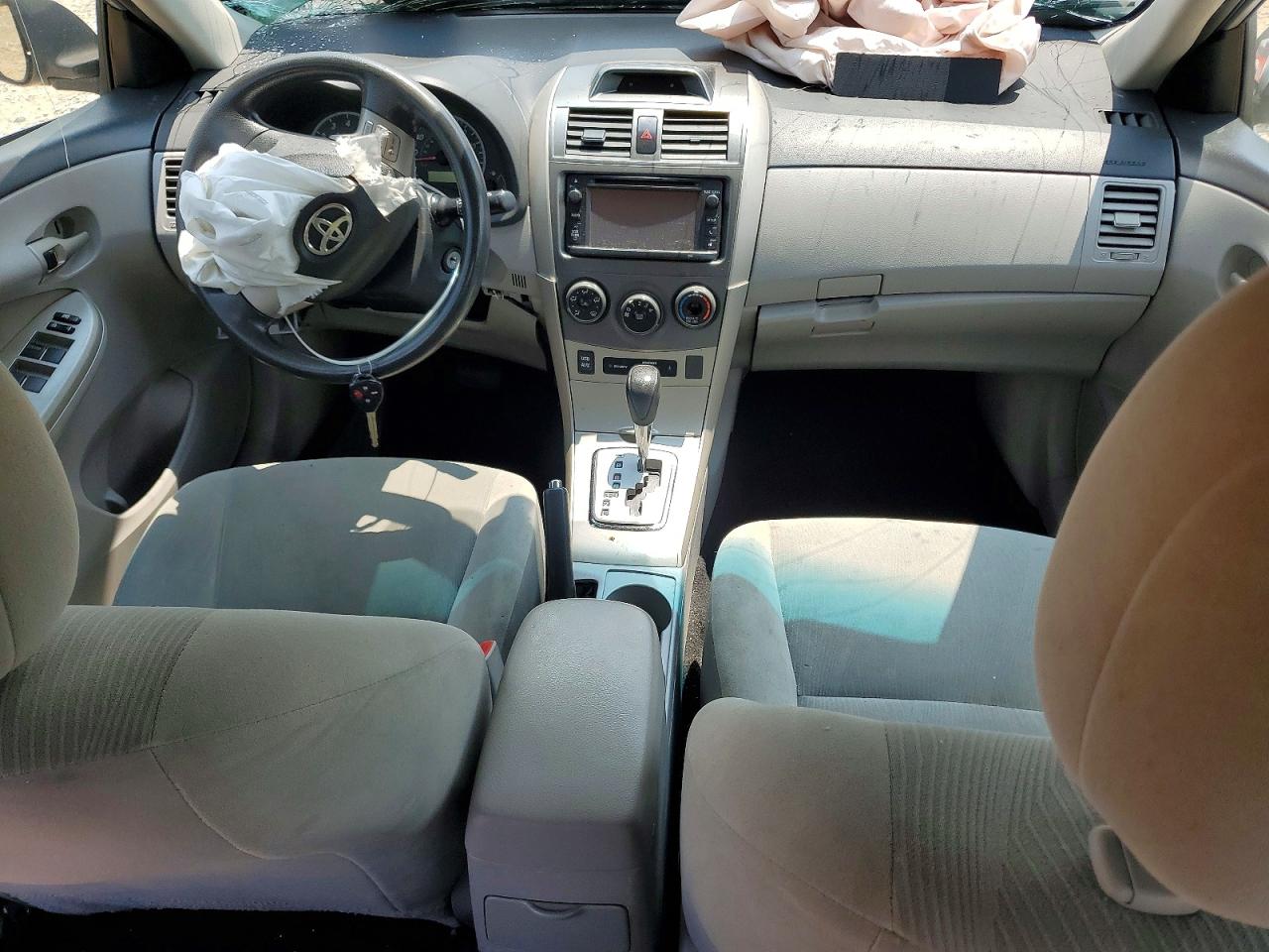 2013 Toyota Corolla Le Silver vin: 5YFBU4EE2DP102307