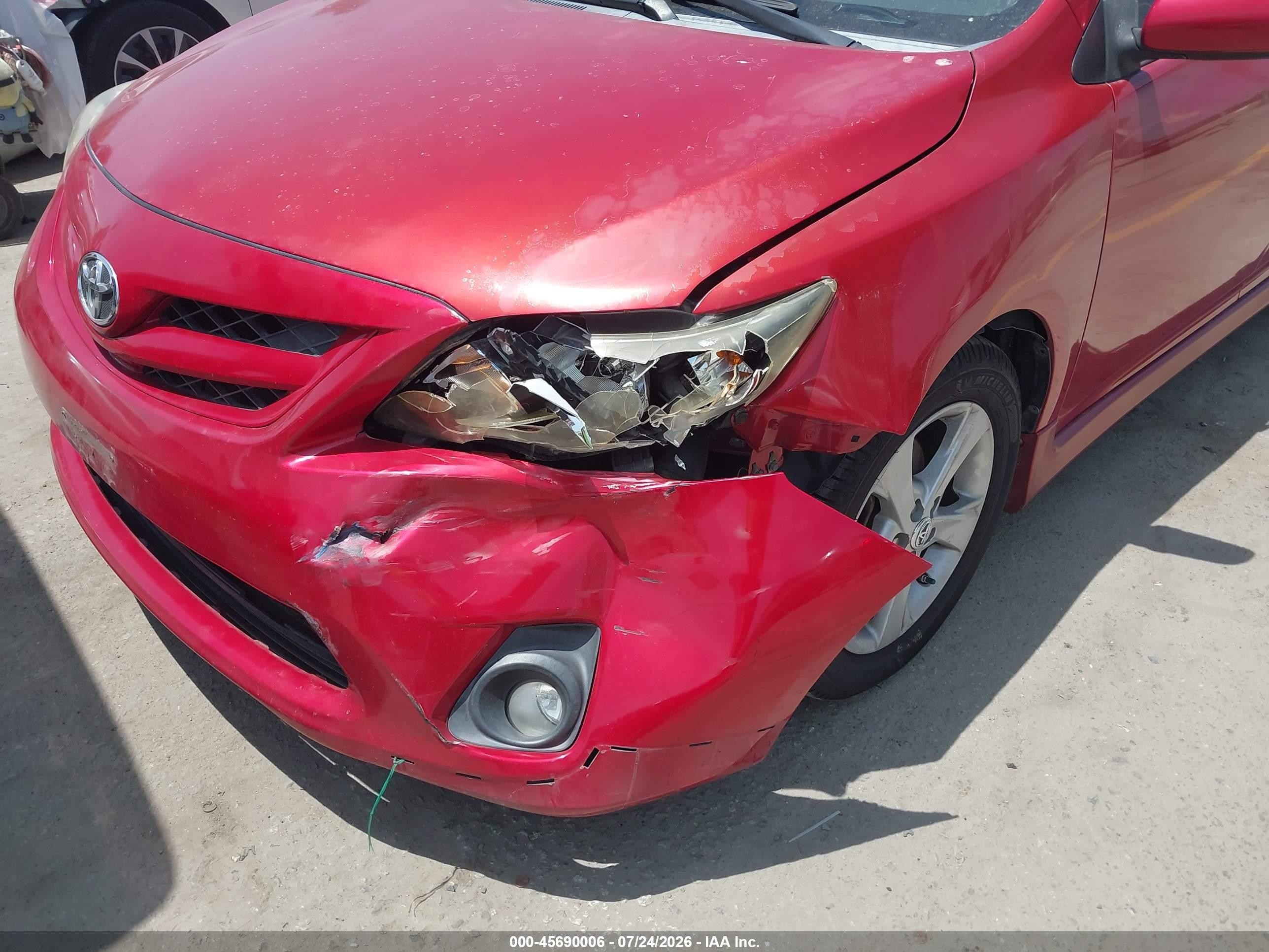 2013 Toyota Corolla S Красный vin: 5YFBU4EE2DP103599