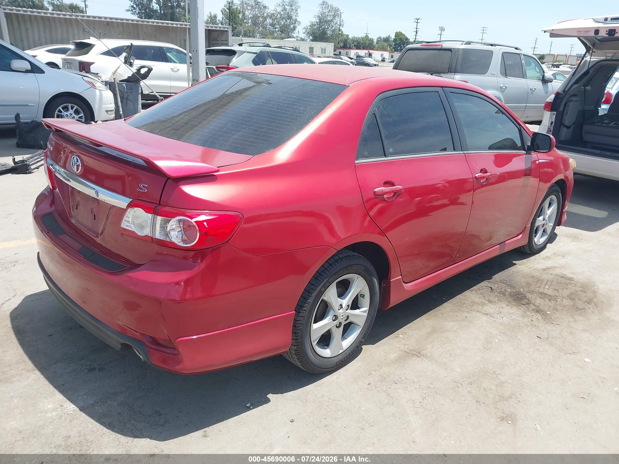 2013 Toyota Corolla S Красный vin: 5YFBU4EE2DP103599