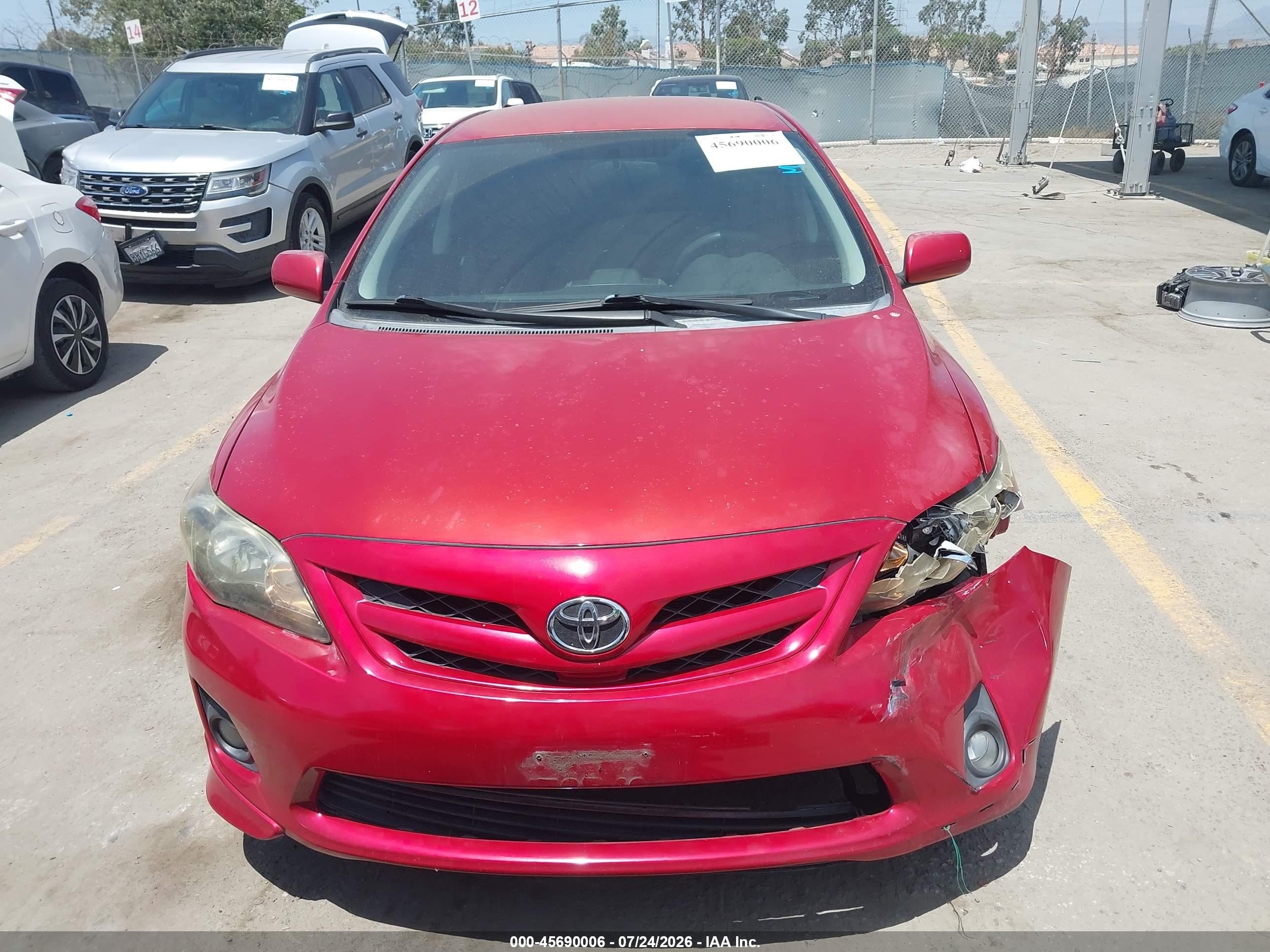 2013 Toyota Corolla S Красный vin: 5YFBU4EE2DP103599