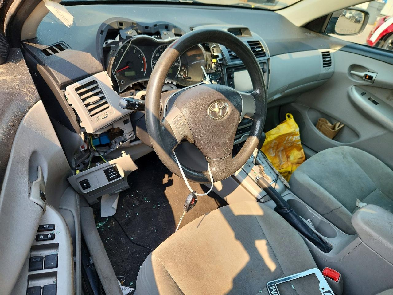 2013 Toyota Corolla Le Серый vin: 5YFBU4EE2DP110987