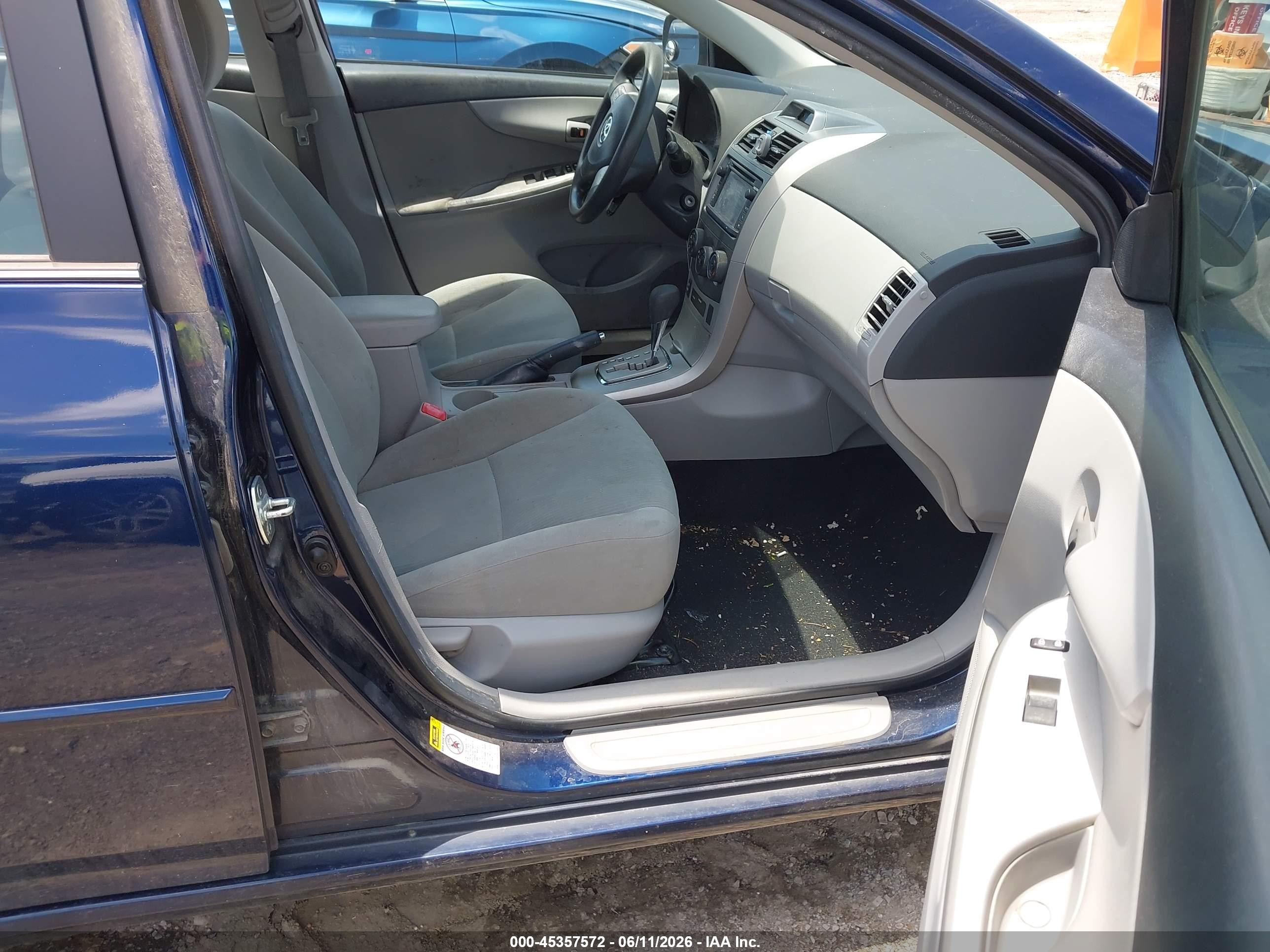 2013 Toyota Corolla Le Blue vin: 5YFBU4EE2DP115591