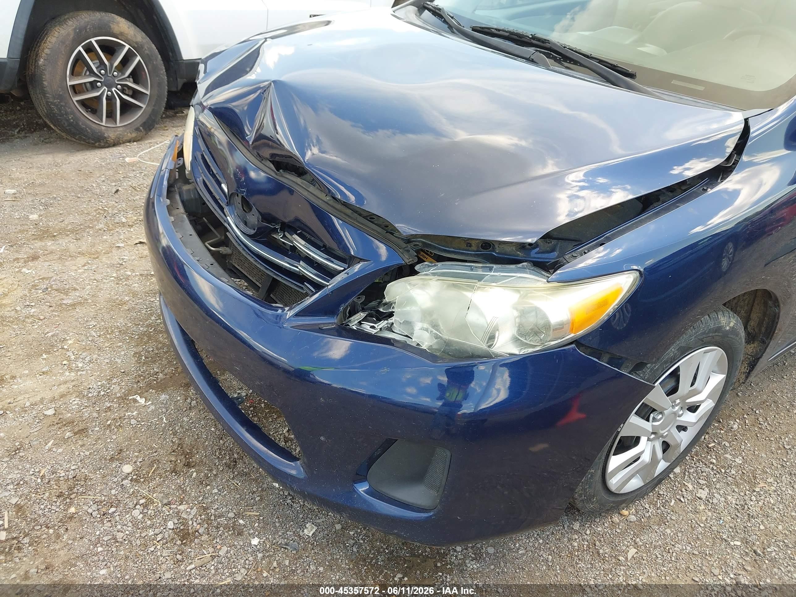 2013 Toyota Corolla Le Blue vin: 5YFBU4EE2DP115591