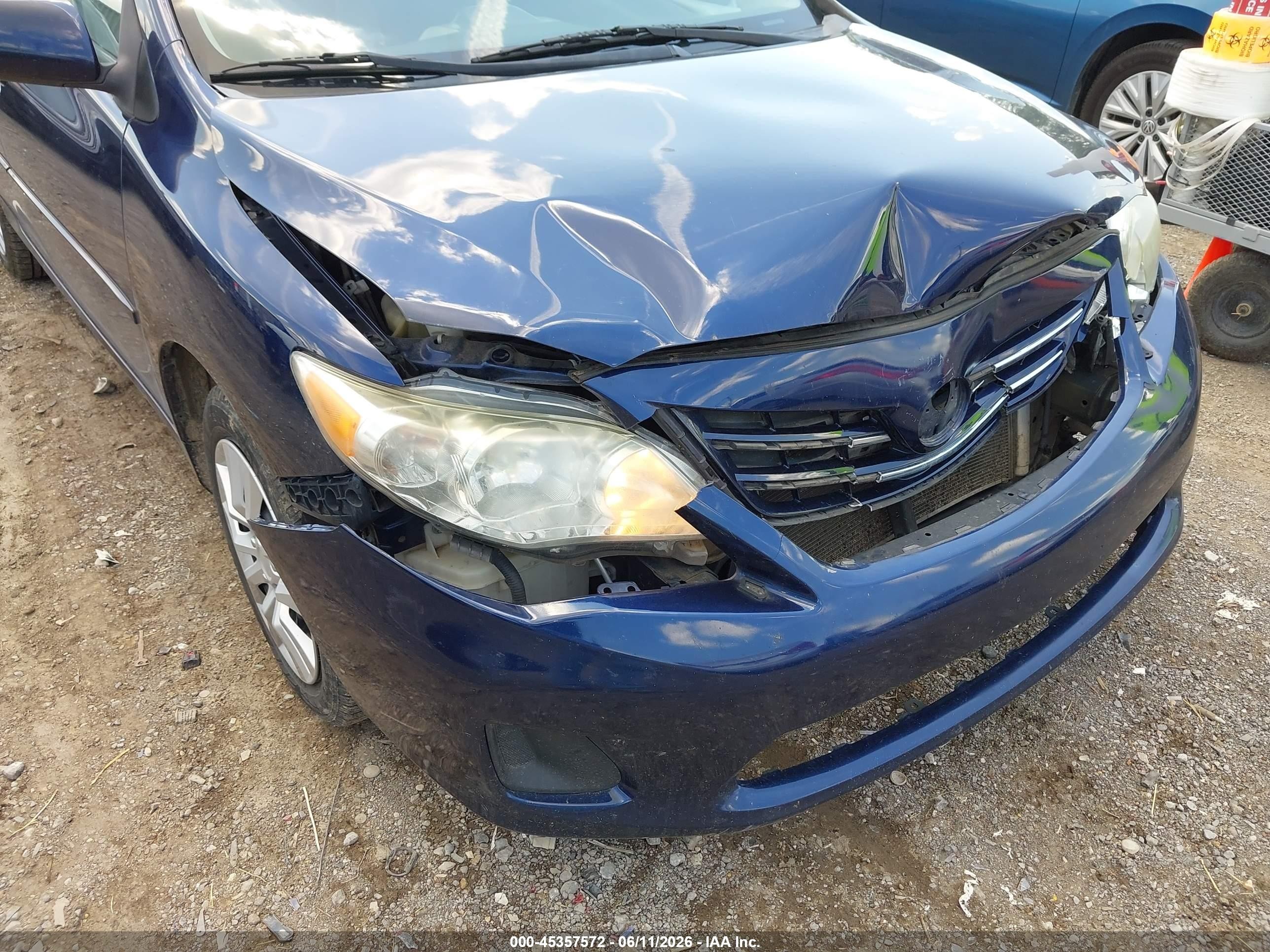 2013 Toyota Corolla Le Blue vin: 5YFBU4EE2DP115591