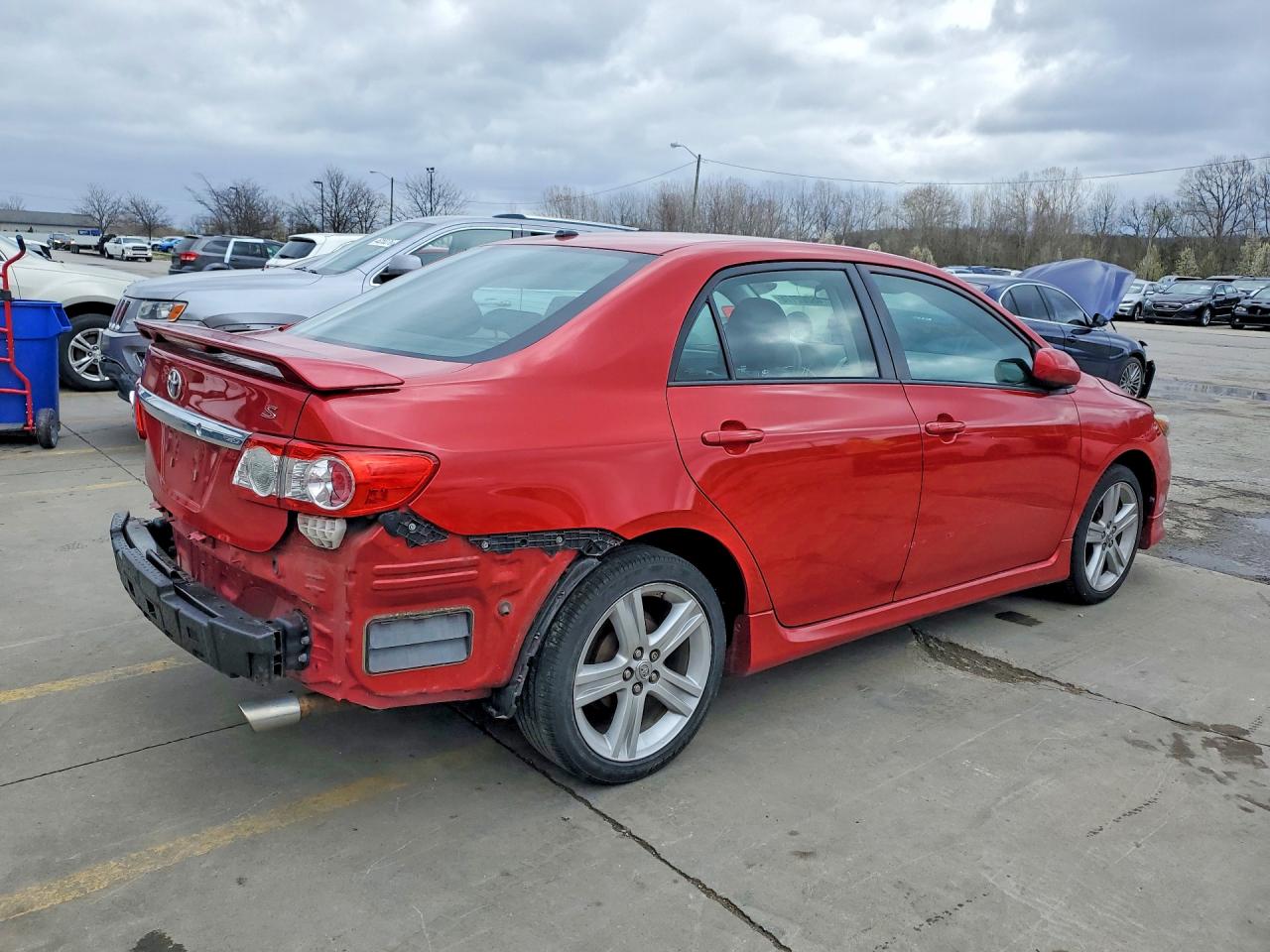 2013 Toyota Corolla S Красный vin: 5YFBU4EE2DP126672